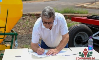 Produtores da região do Portão Ocoí são beneficiados com Implementos