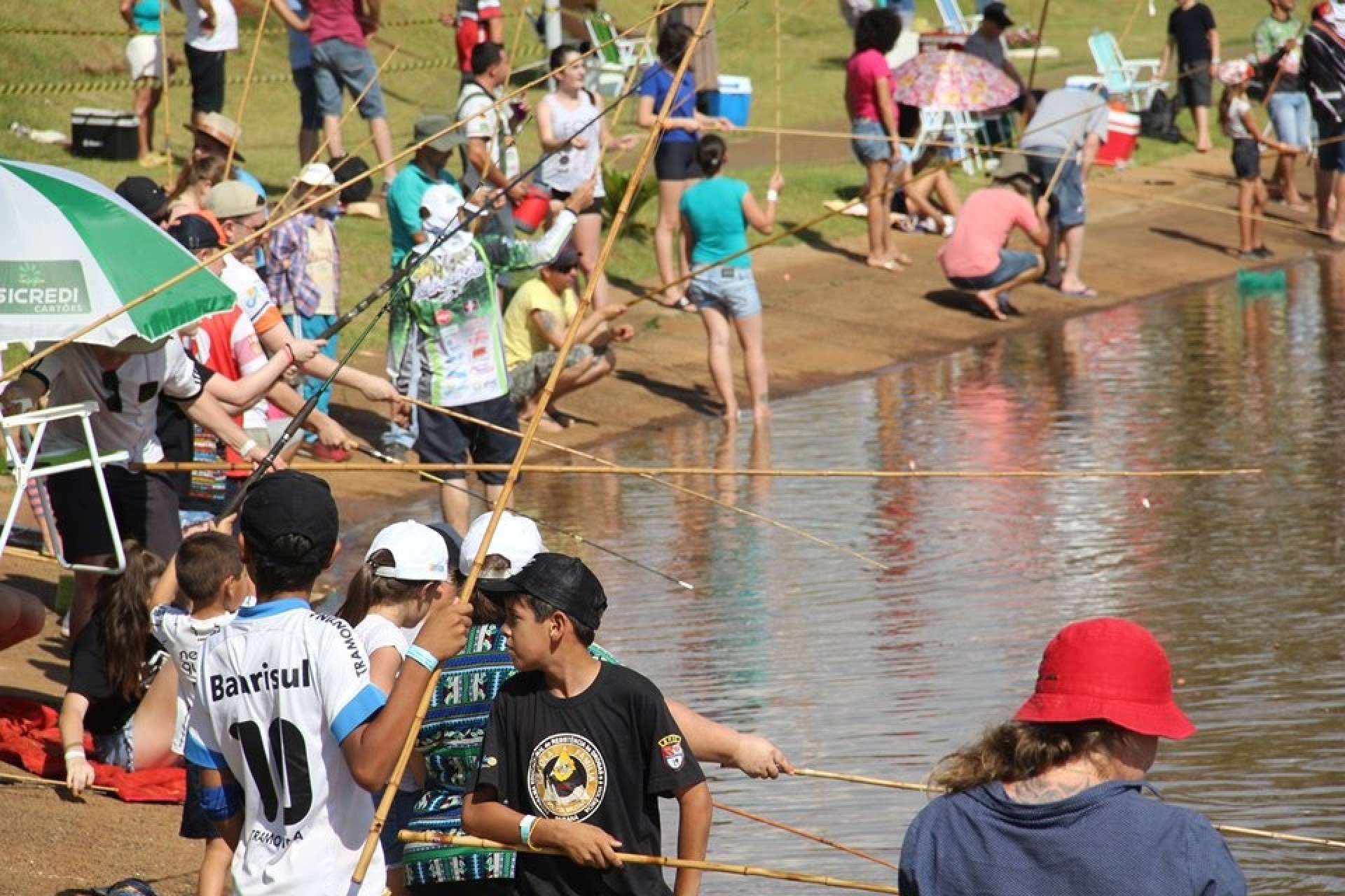 1º Festival Infantil de Pesca no Lago Municipal proporcionou uma tarde divertida no dia das crianças