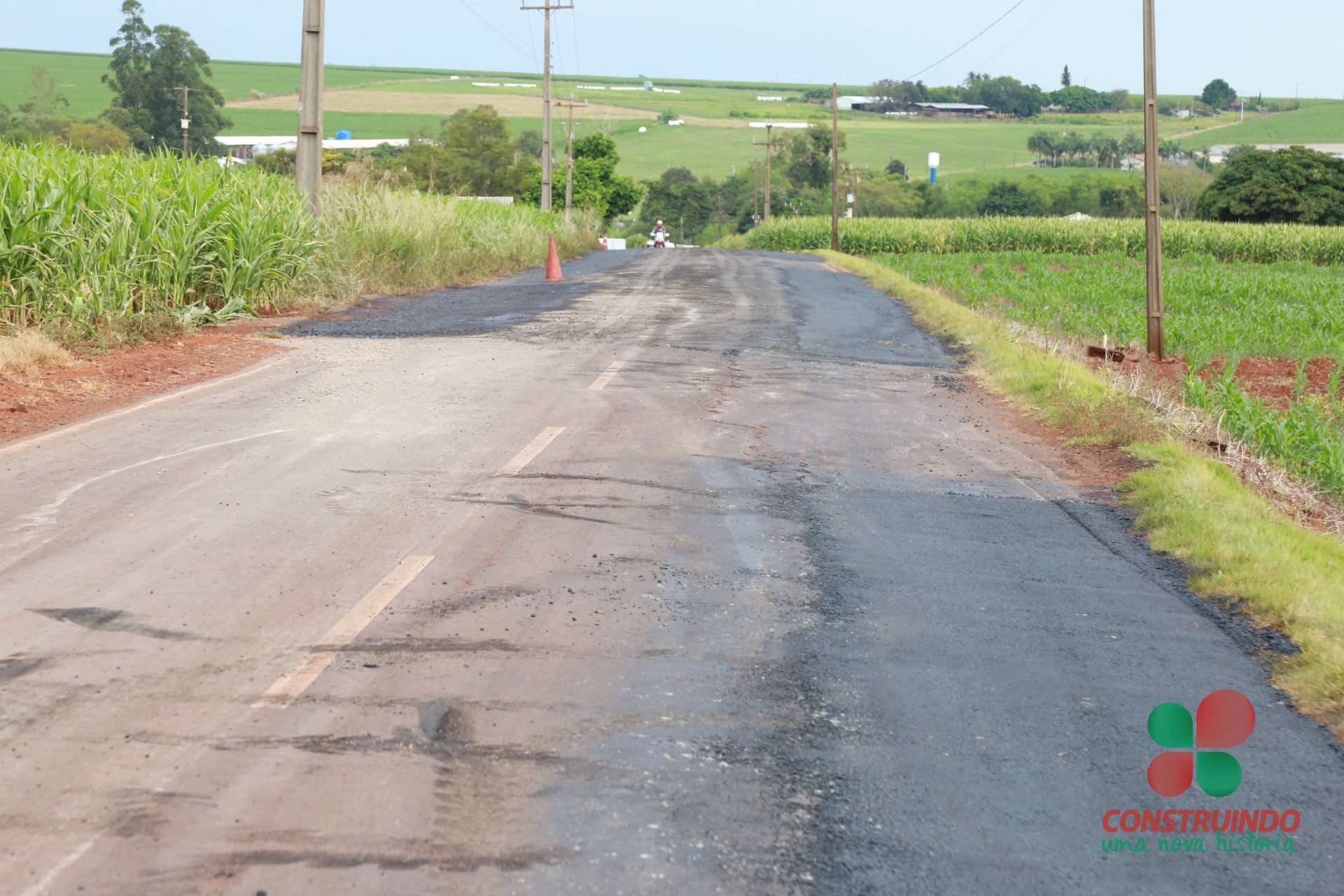 A Administração de Missal está executando um importante tapa buracos na estrada de linha São João