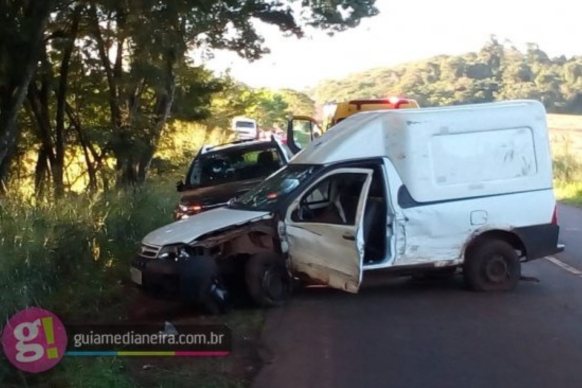 Acidente envolvendo dois veículos é registrado na rodovia PR 495