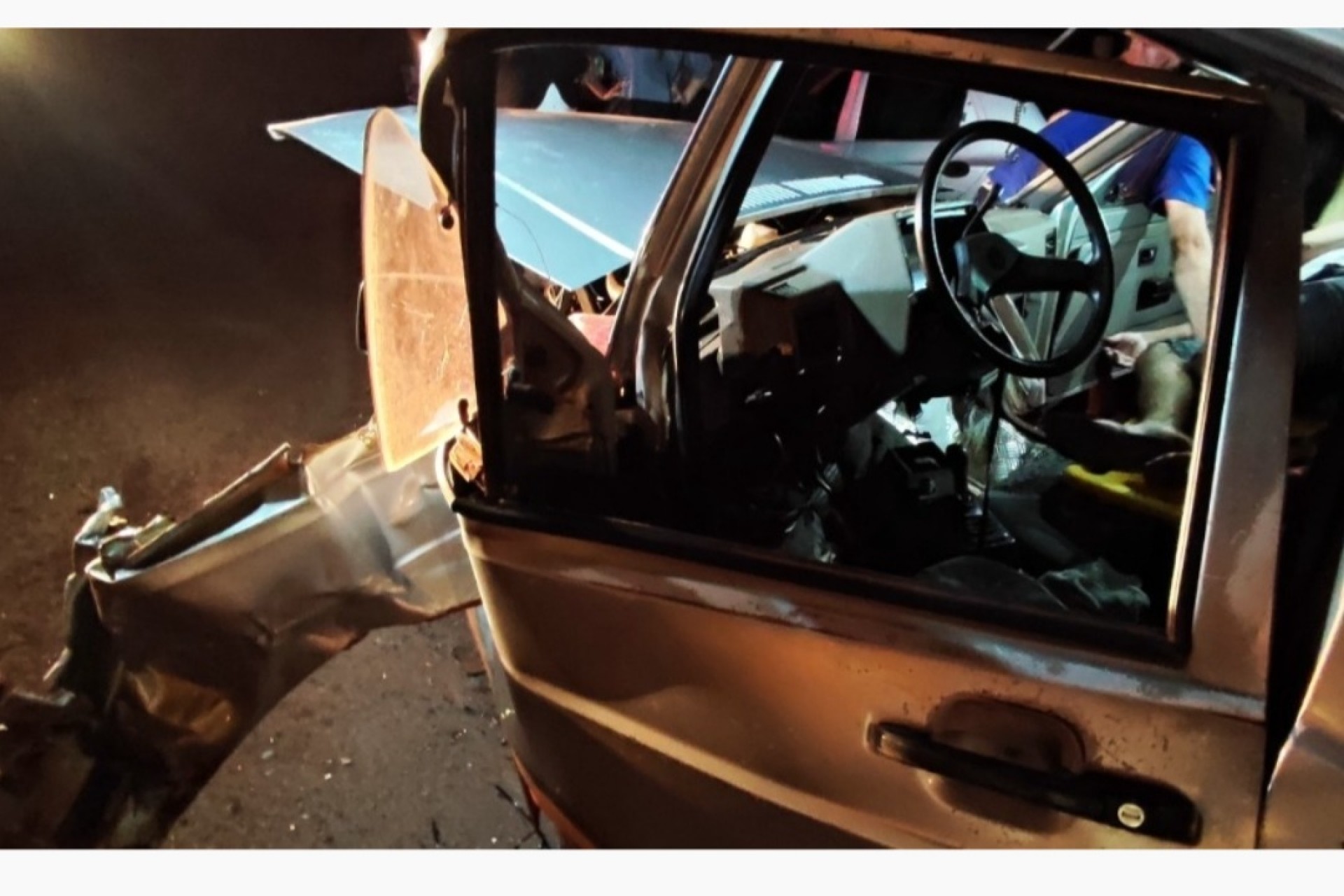 Acidente na PR 497 envolve três carros e deixa pessoas feridas em São Miguel do Iguaçu