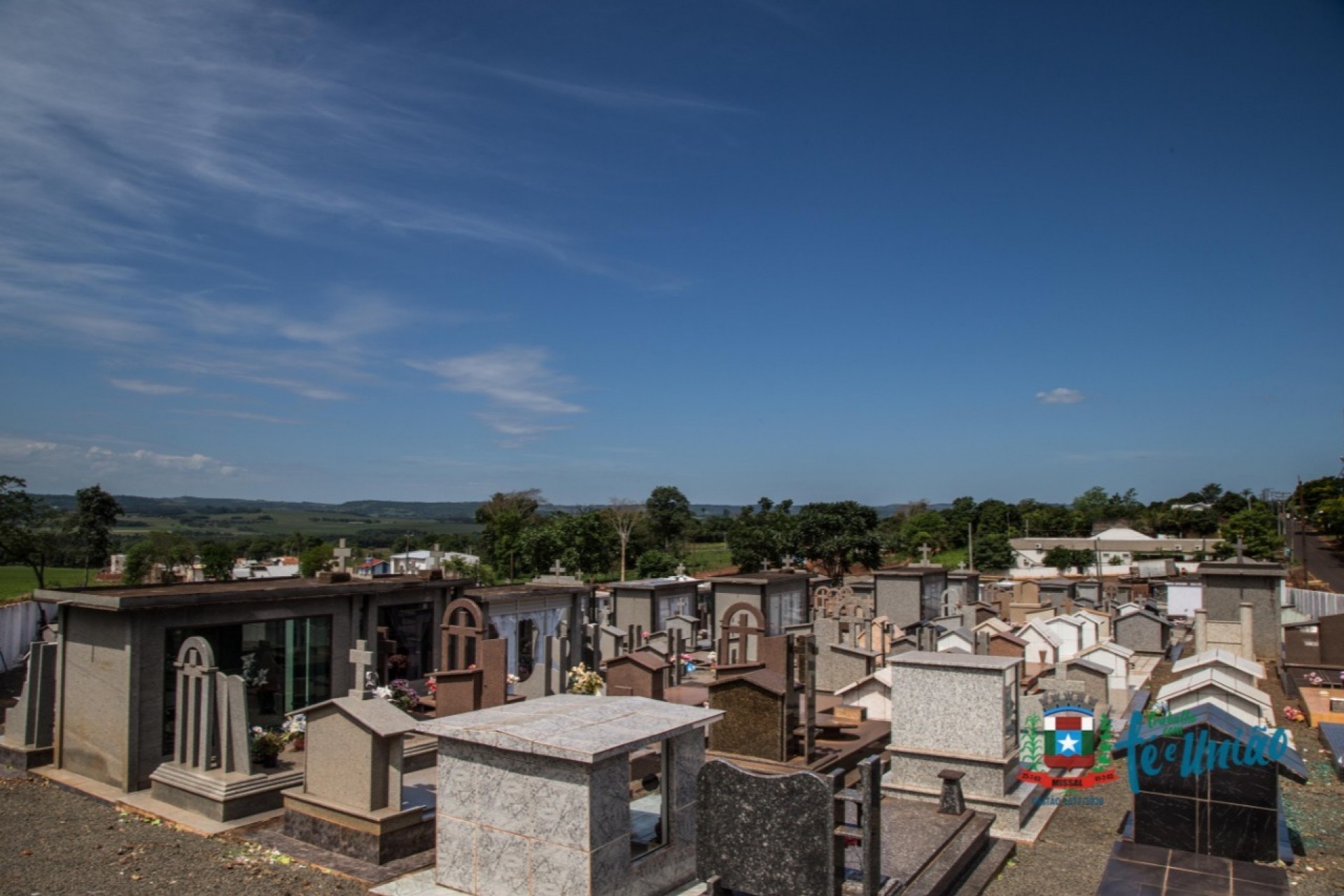Administração define prazos para reforma e limpeza no cemitério municipal para Finados