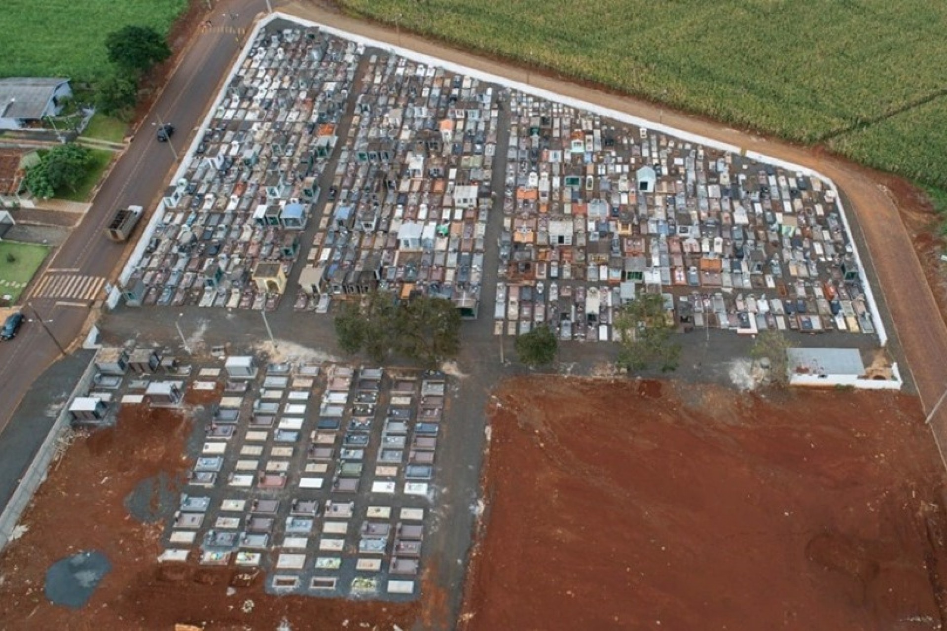 Administração divulga prazos para reforma e limpeza no cemitério municipal para Finados