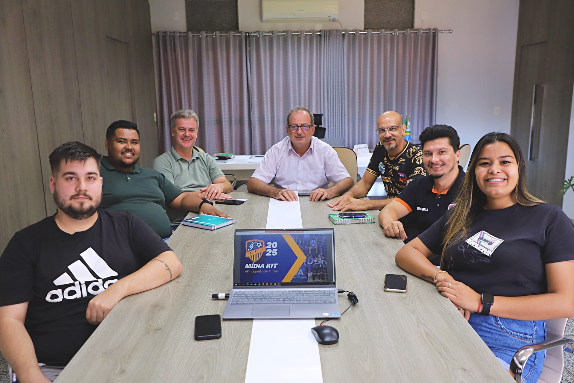 Administração e membros da Diretoria da AFI Itaipulândia Futsal, discutem participação na Série Ouro
