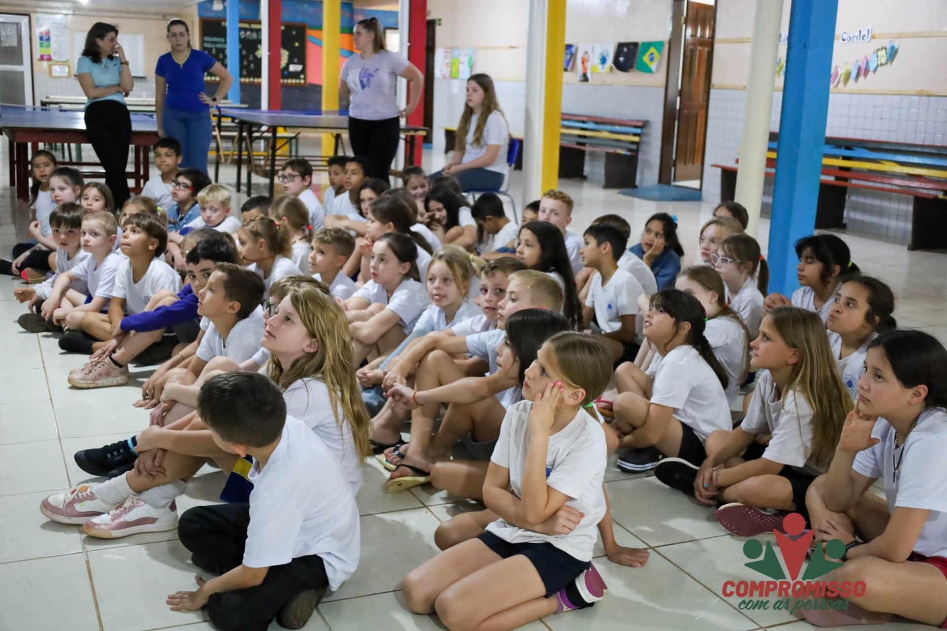 Alunos de Missal recebem Cartilha Empreendedores do Futuro