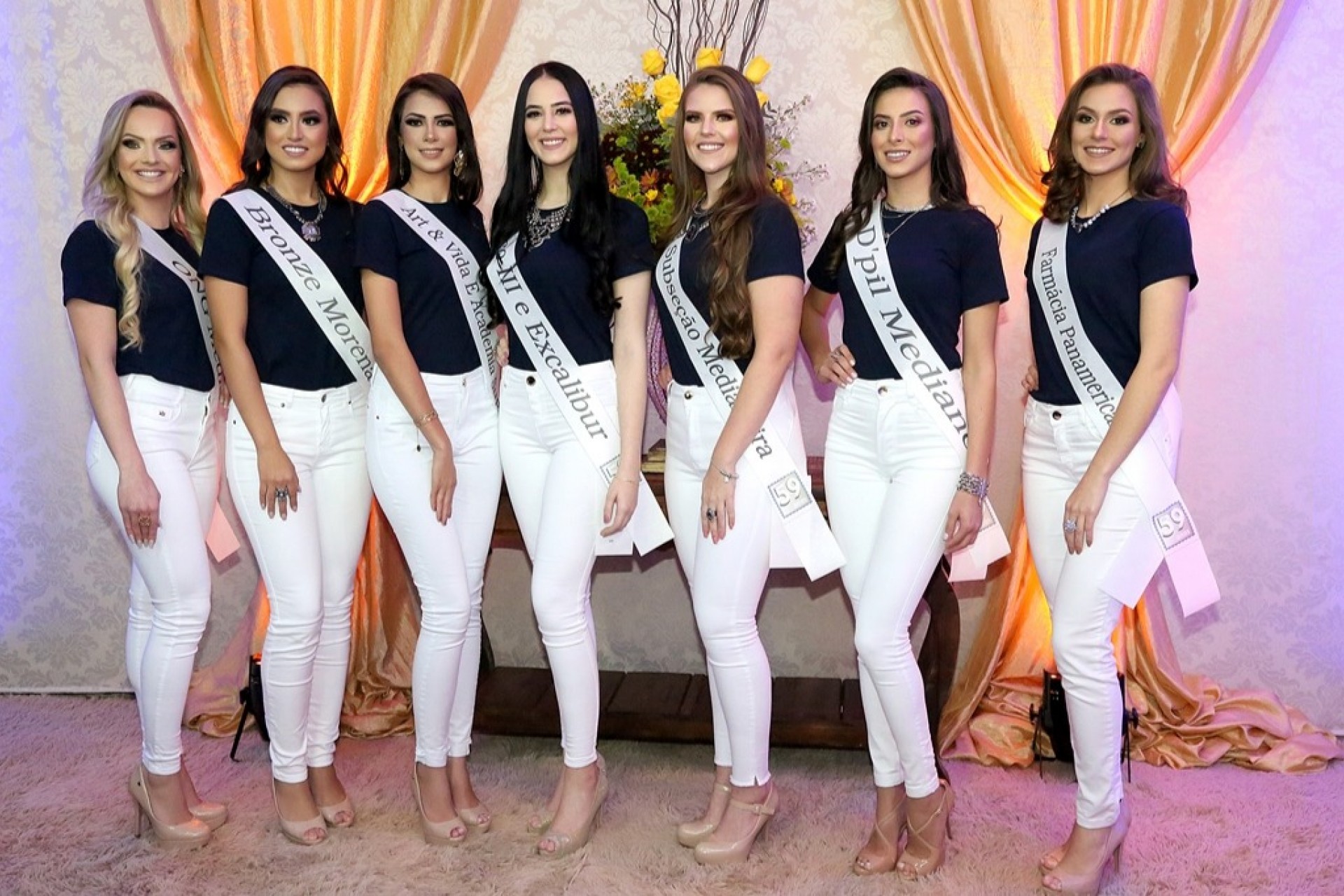 Apresentação das candidatas à Miss Medianeira abre oficialmente as festividades de aniversário