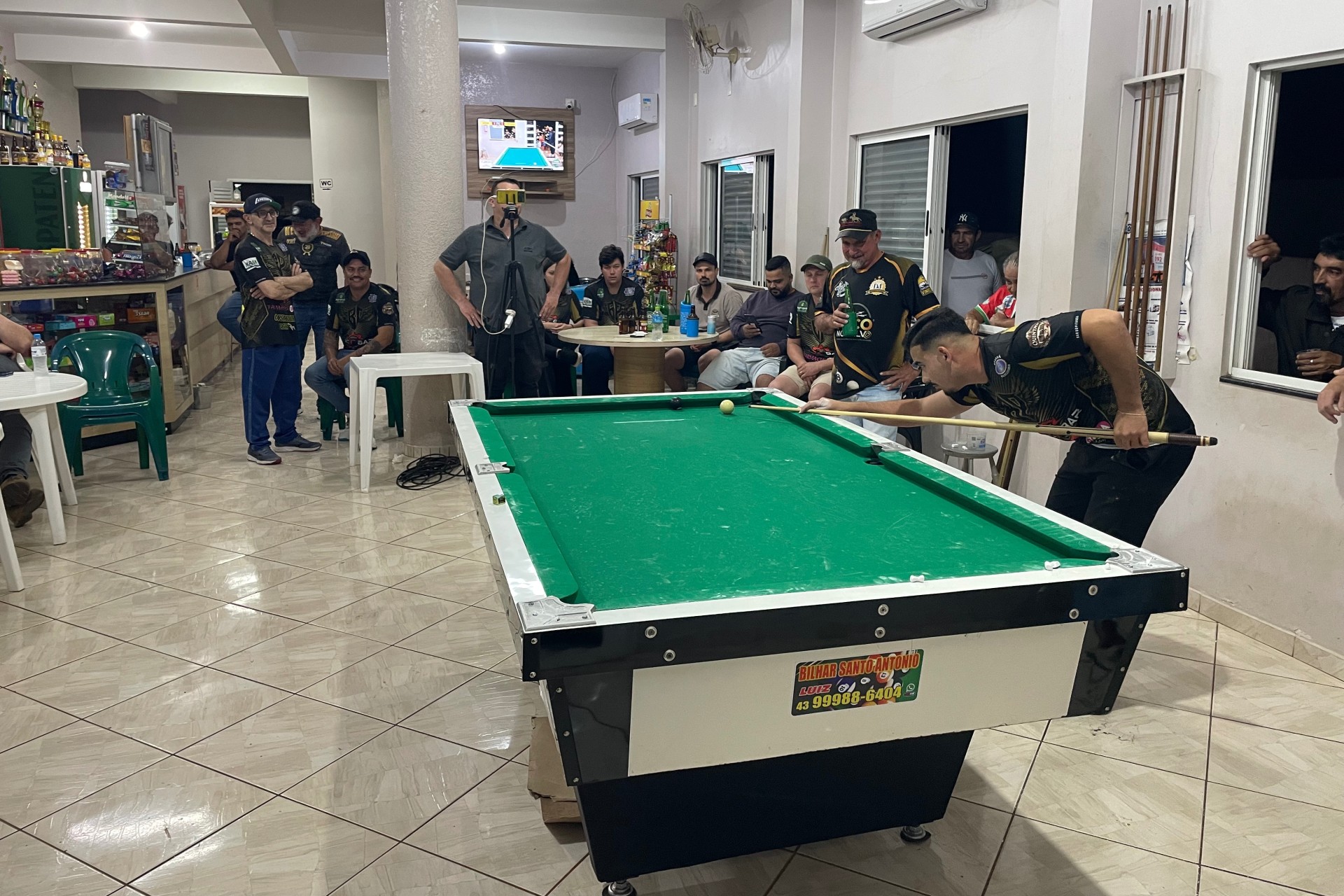 Bar do Pitanga larga na frente na decisão do municipal de Sinuca de Missal