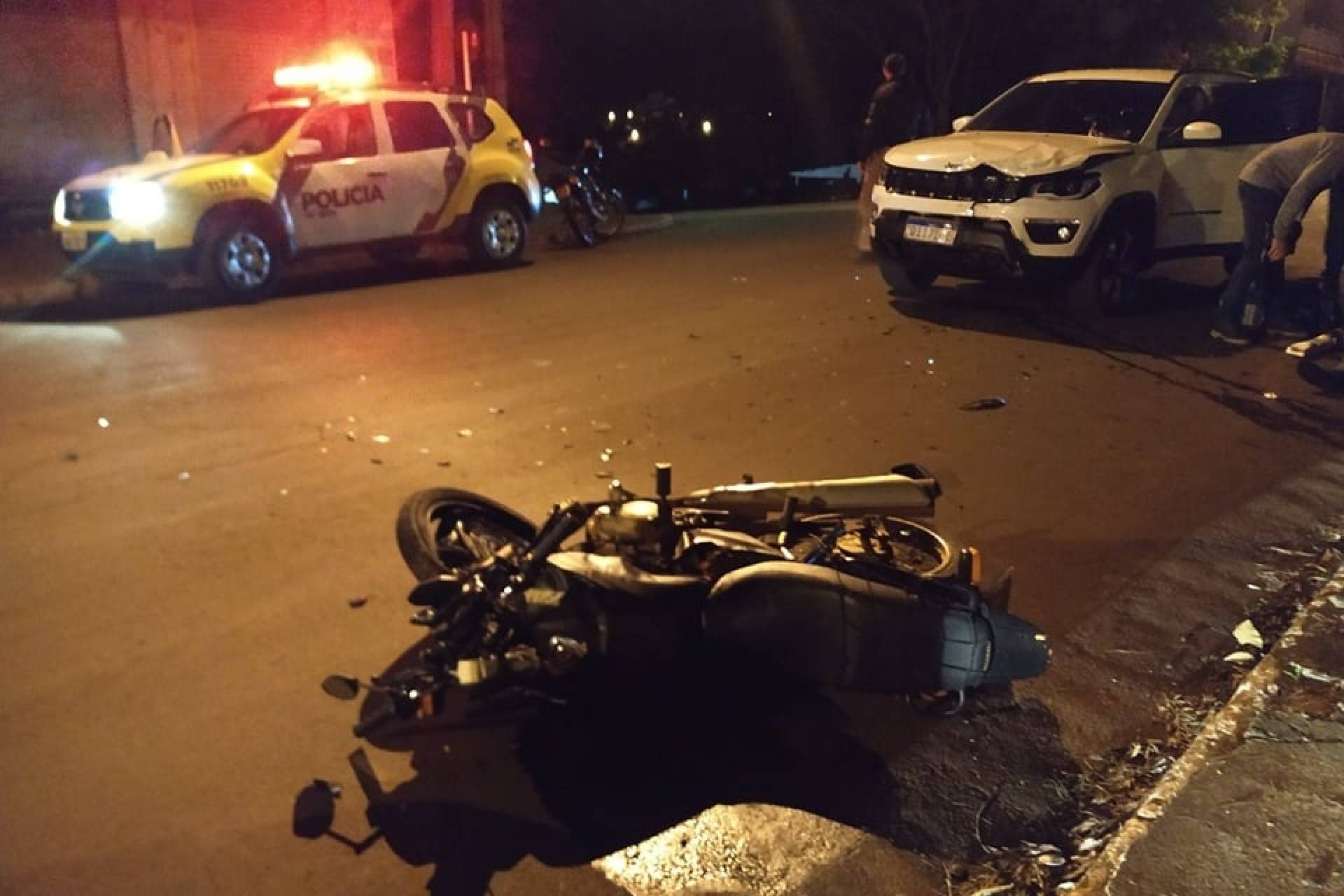 Batida frontal deixa motociclista ferido em São Miguel