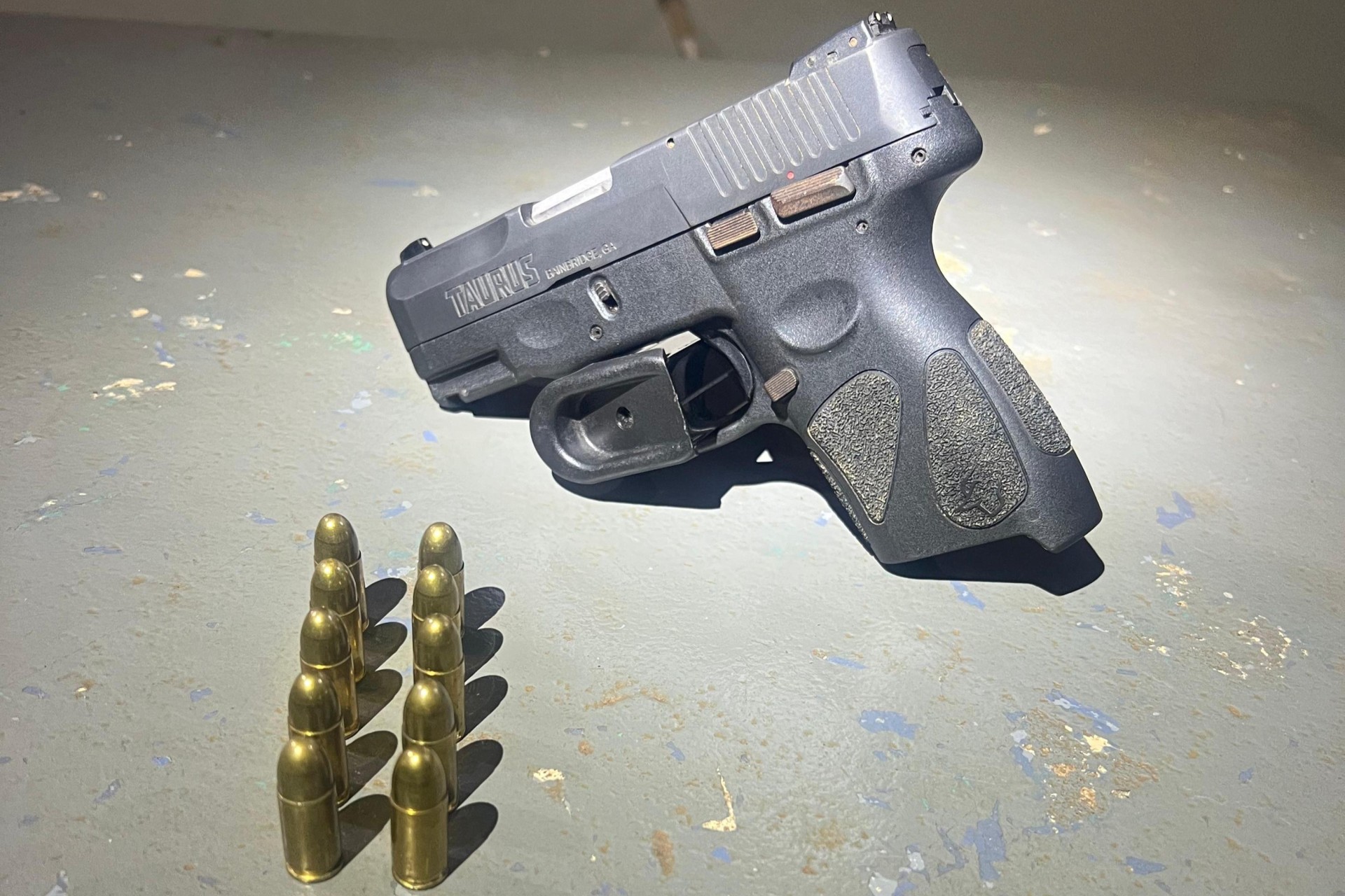 BPFRON prende homem com pistola 9mm em Santa Helena-PR
