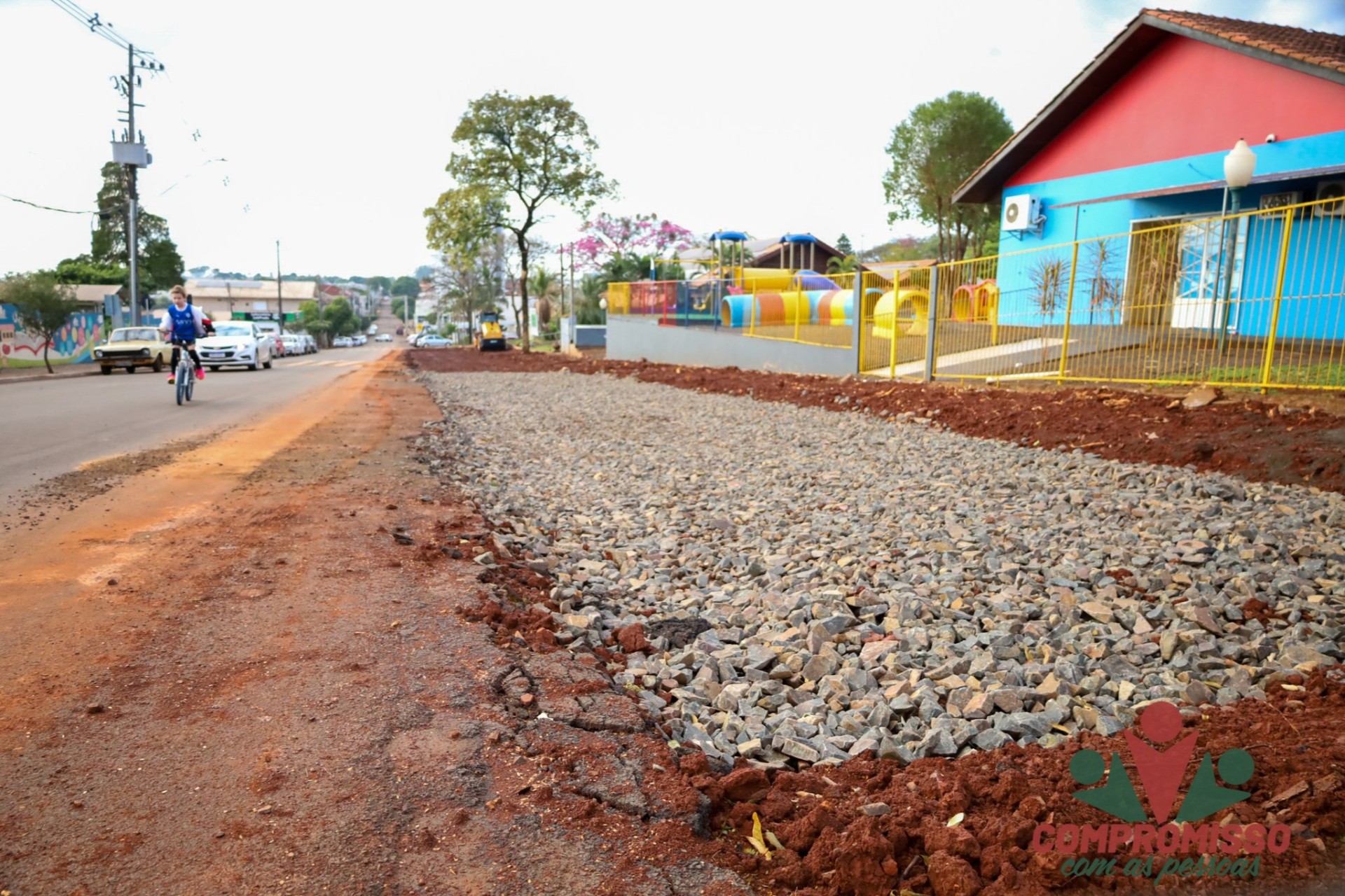 Calçadas e estacionamento em frente ao Centro de Convivência de Missal passa por revitalização