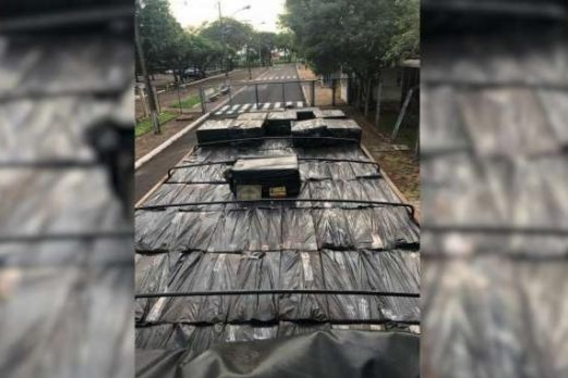 Caminhão carregado com 280 caixas de cigarros é apreendido em Itaipulândia