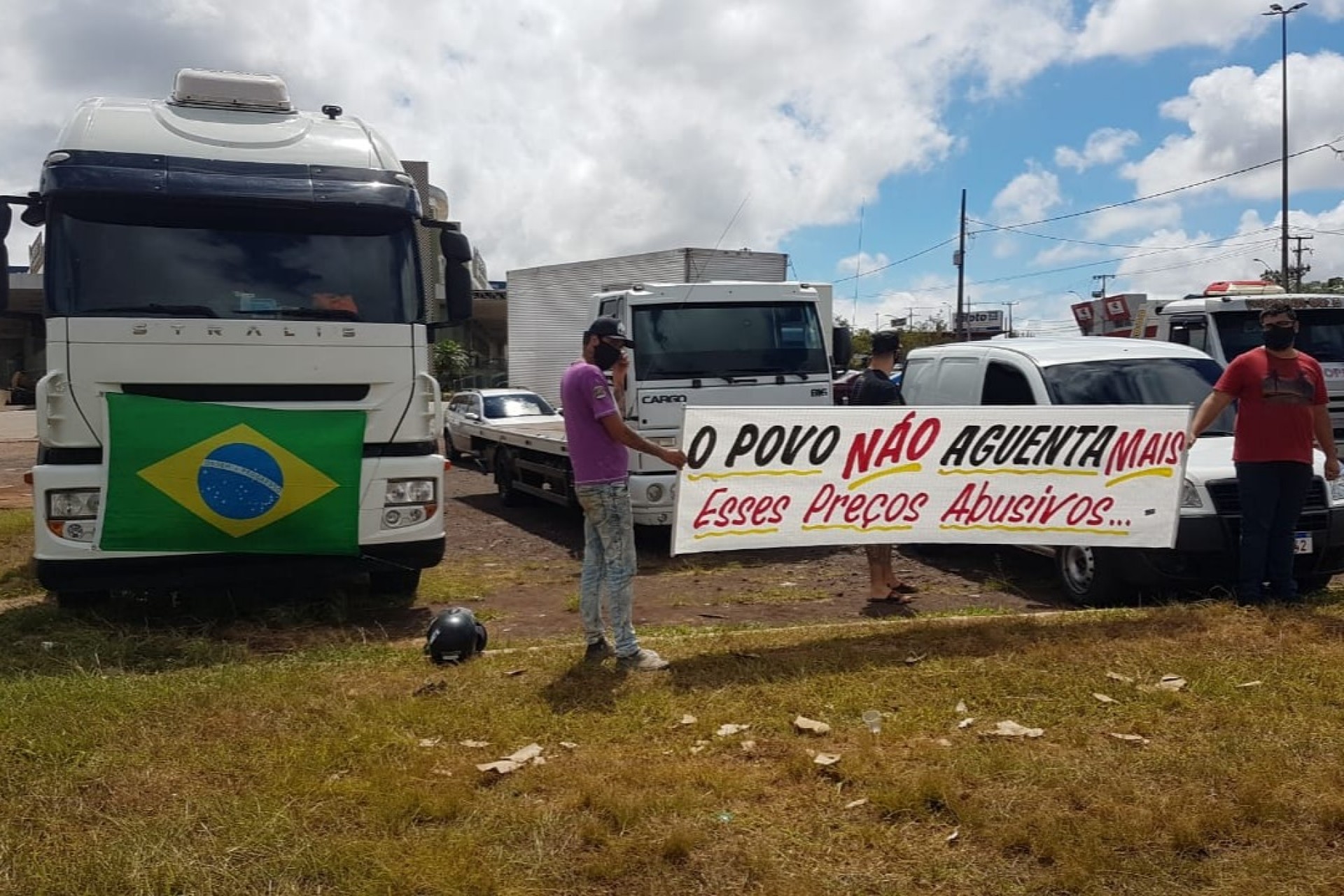 Caminhoneiros se mobilizam para fazer paralização diante dos preços de combustíveis e pedágios