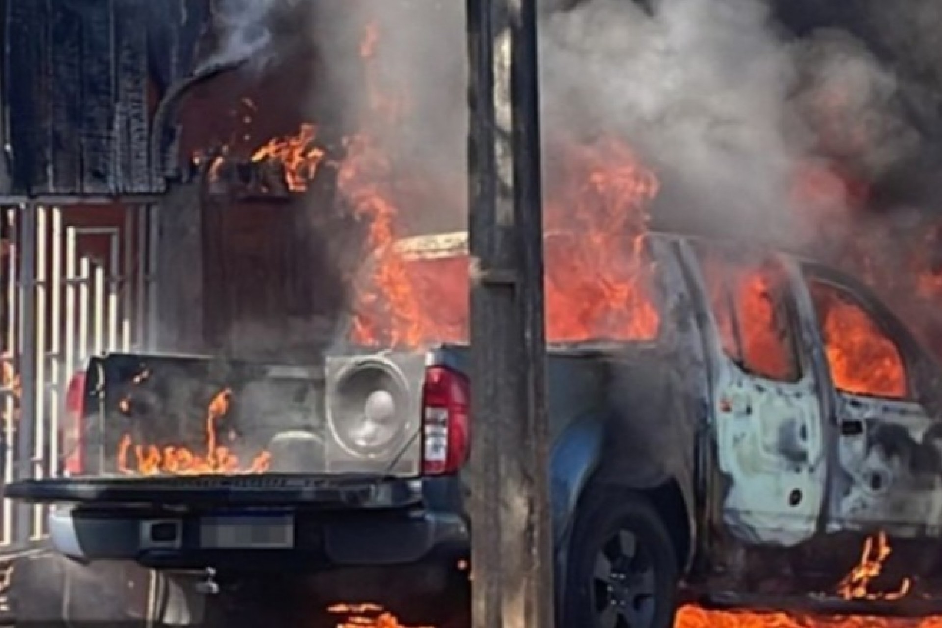 Caminhonete e residência são incendiadas após serem alvos de tiros em Matelândia