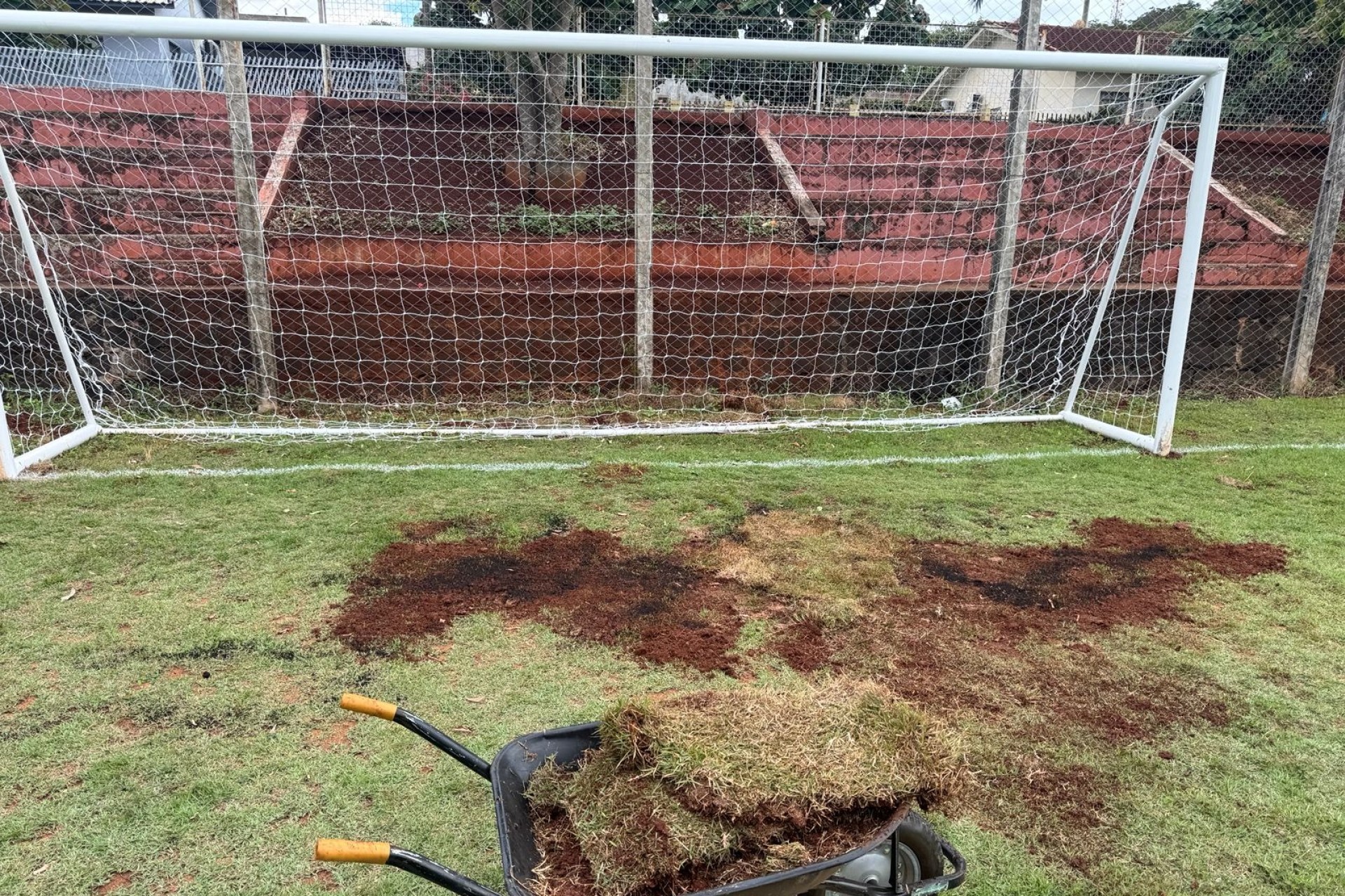 Campo do Bairro Renascer passa por melhorias
