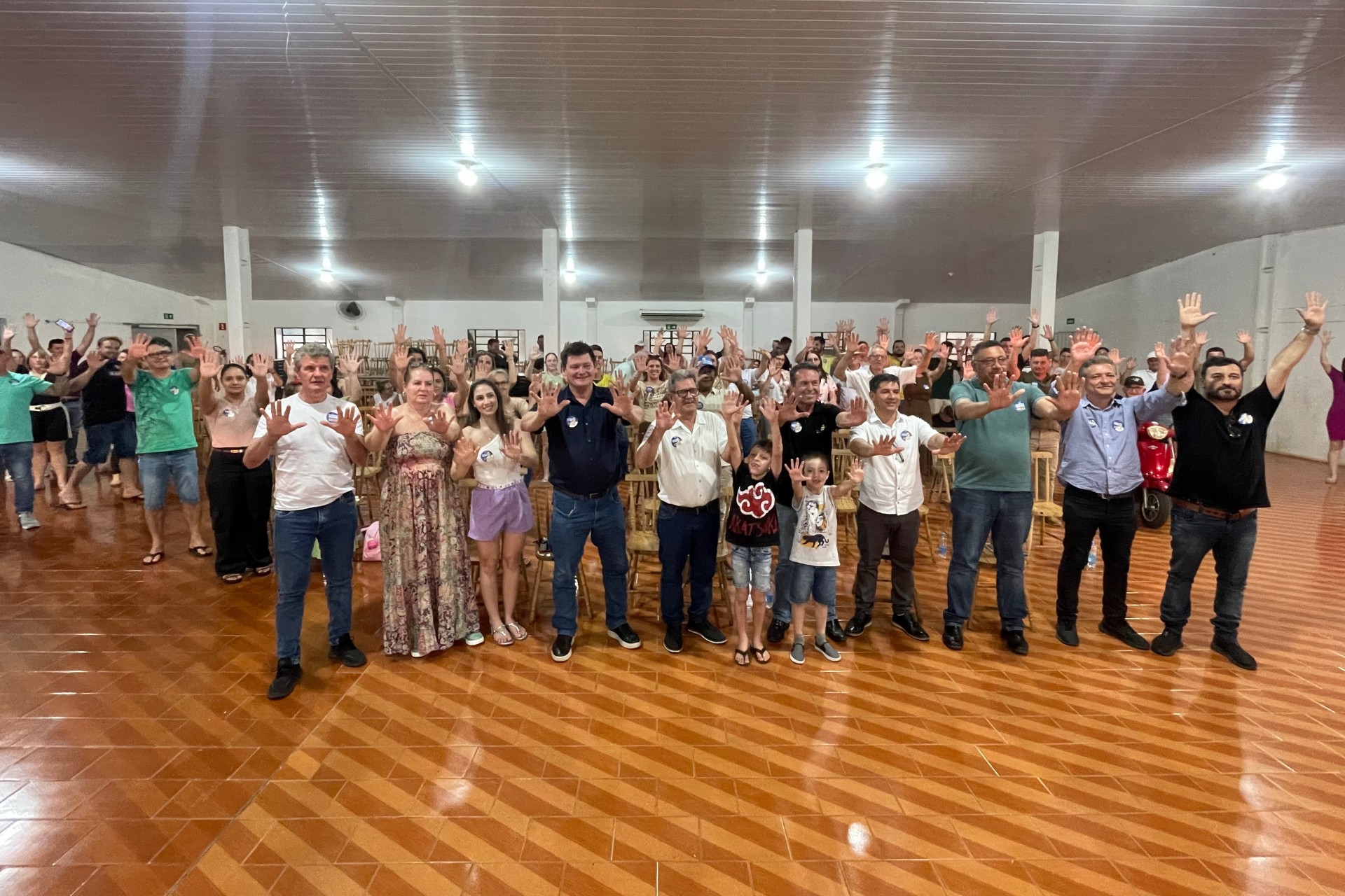 Candidato a deputado estadual Márcio Nunes reúne lideranças e comunidade em Missal