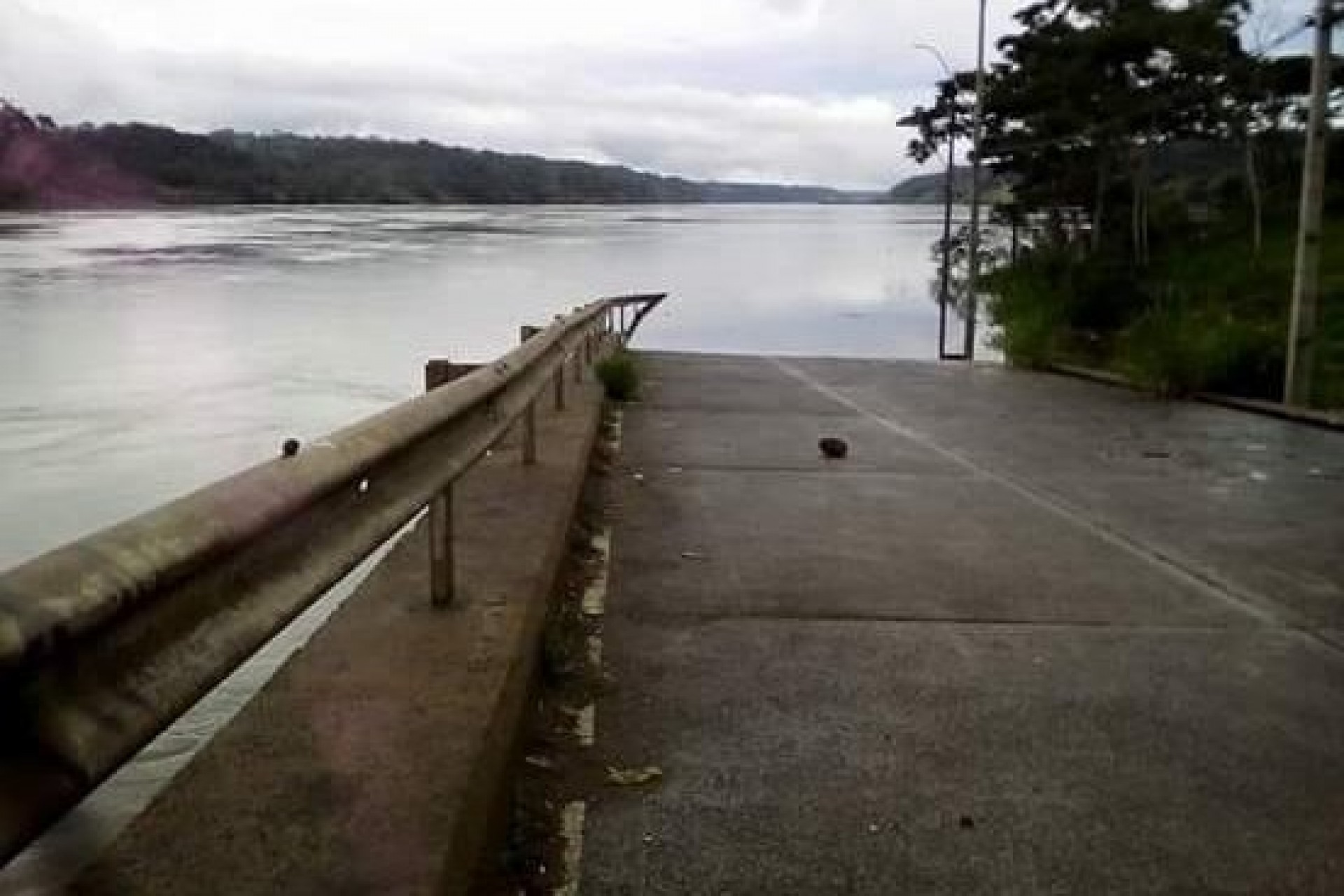 Canoa afunda no Rio Paraná e ao menos 12 pessoas estão desaparecidas
