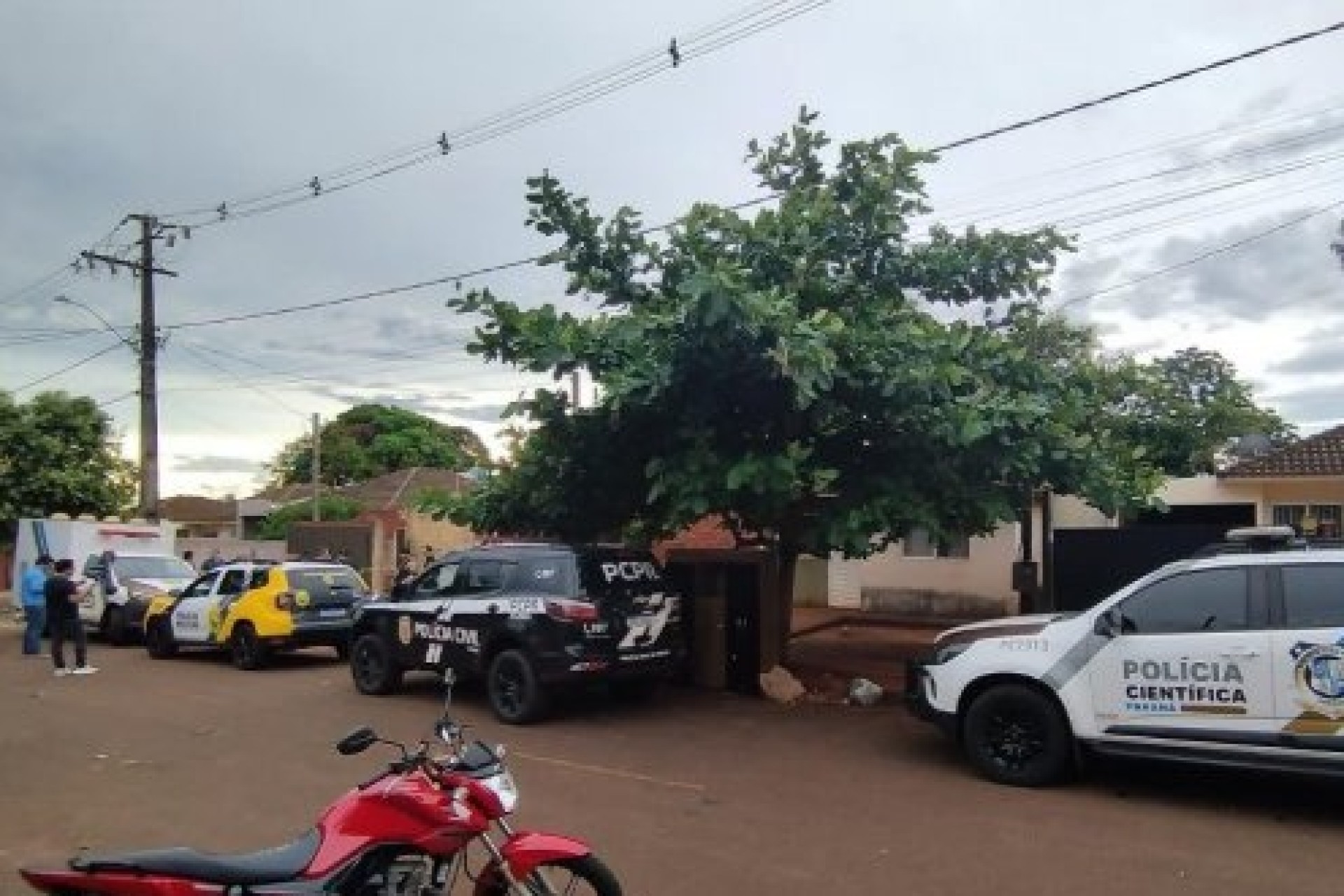 Casal é encontrado morto com golpes de marreta no PR e jovem é detido