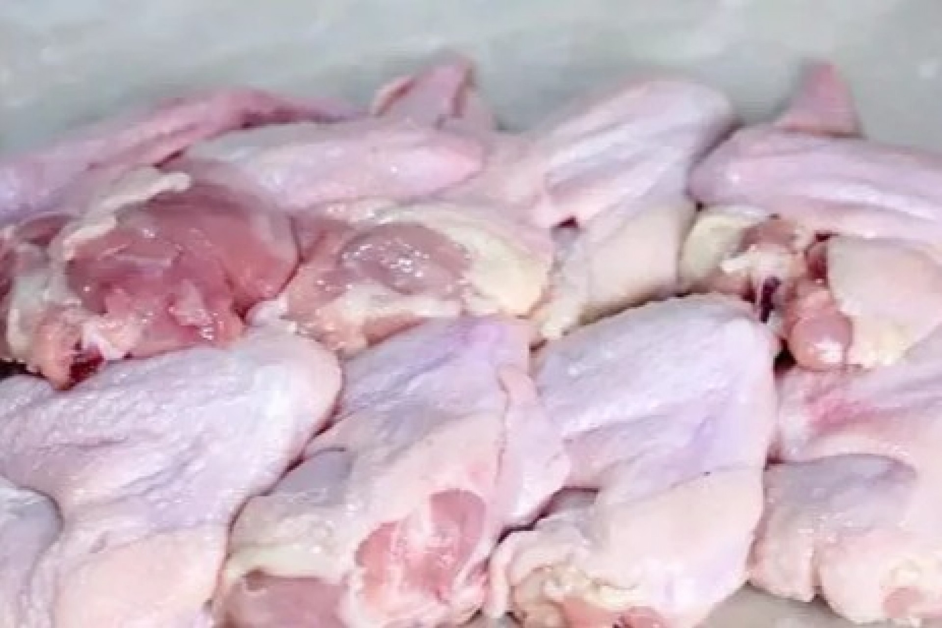 China diz que detectou coronavírus em frango importado do Brasil
