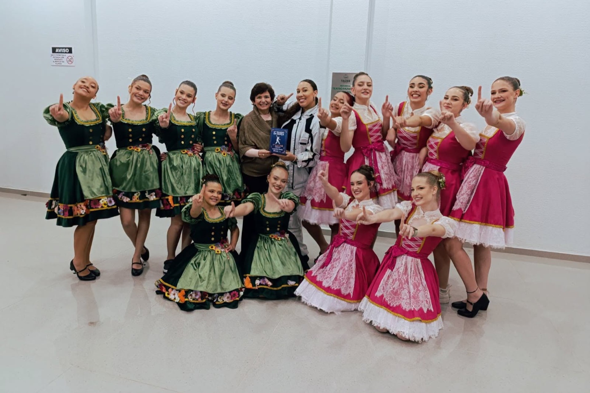 Cia Municipal de Dança de Missal Conquista 1º lugar no 11º Toledo em Dança