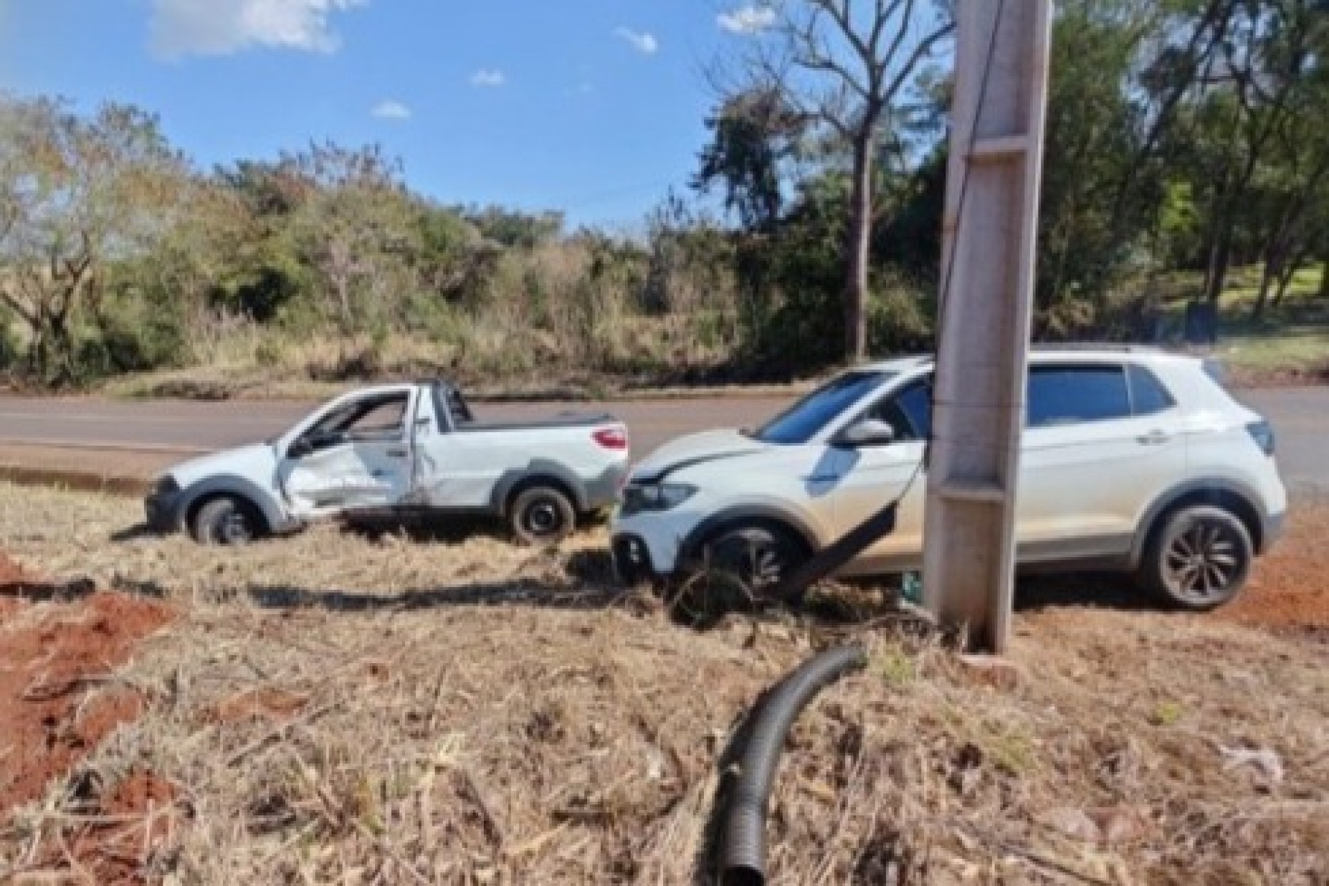 Colisão entre dois veículos deixa três feridos entre Missal e Itaipulândia