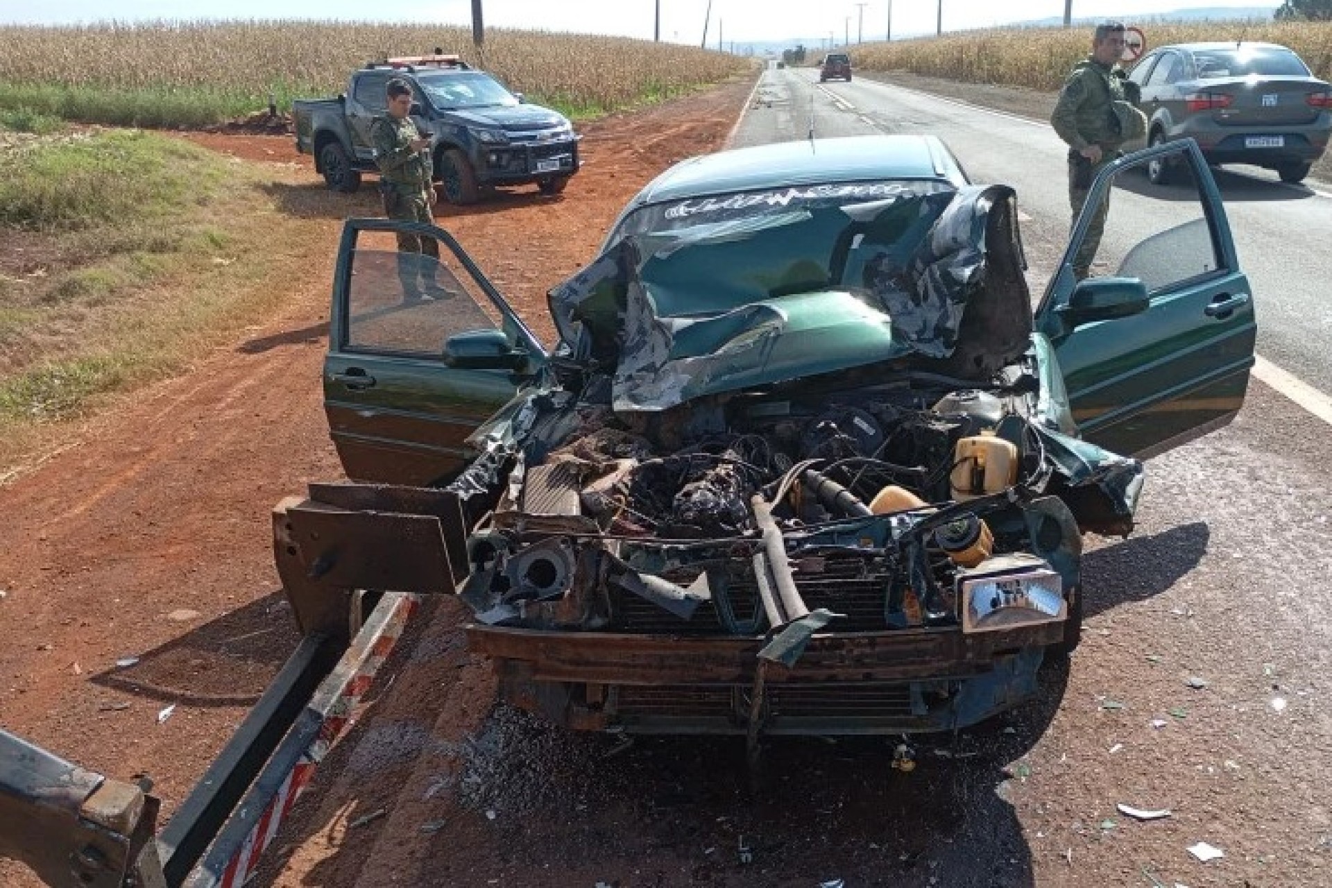 Colisão traseira entre carro e caminhão é registrado na PR-495