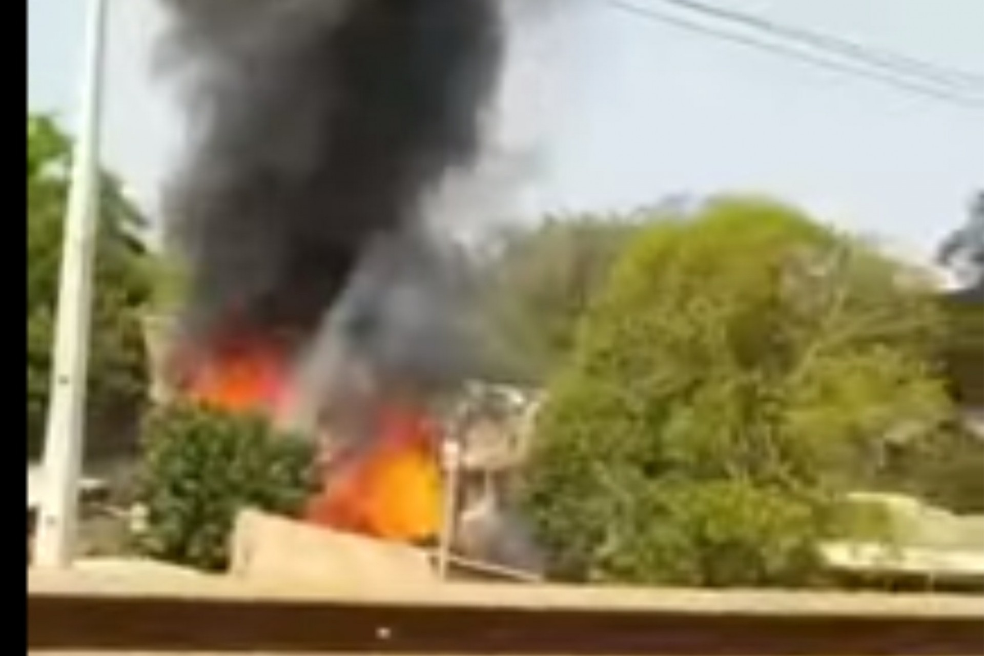 Corpo de Bombeiros age no combate a incêndio na região da Pedreira em Medianeira