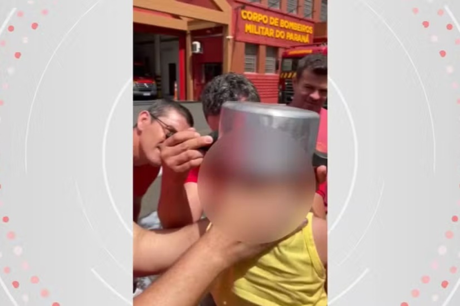 Criança de dois anos fica com panela de pressão presa na cabeça, no Paraná