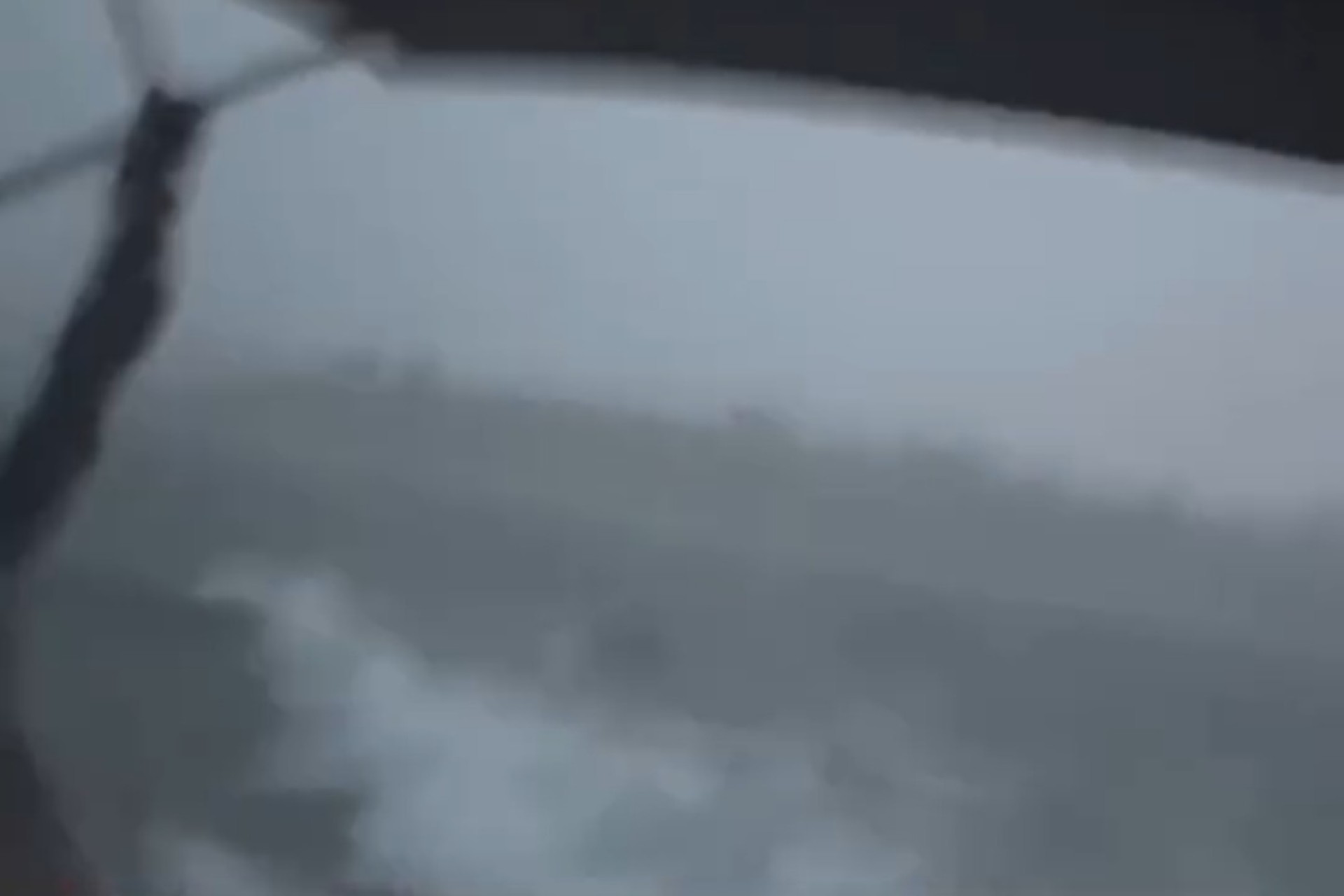 Empresário de Toledo e filhos passam por susto durante temporal no Lago de Boa Vista da Aparecida