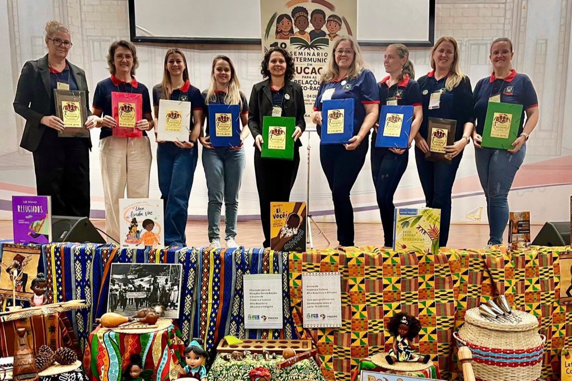 Equipe de Missal participa do 1º Seminário Intermunicipal de Educação para Relações Étnico-Raciais