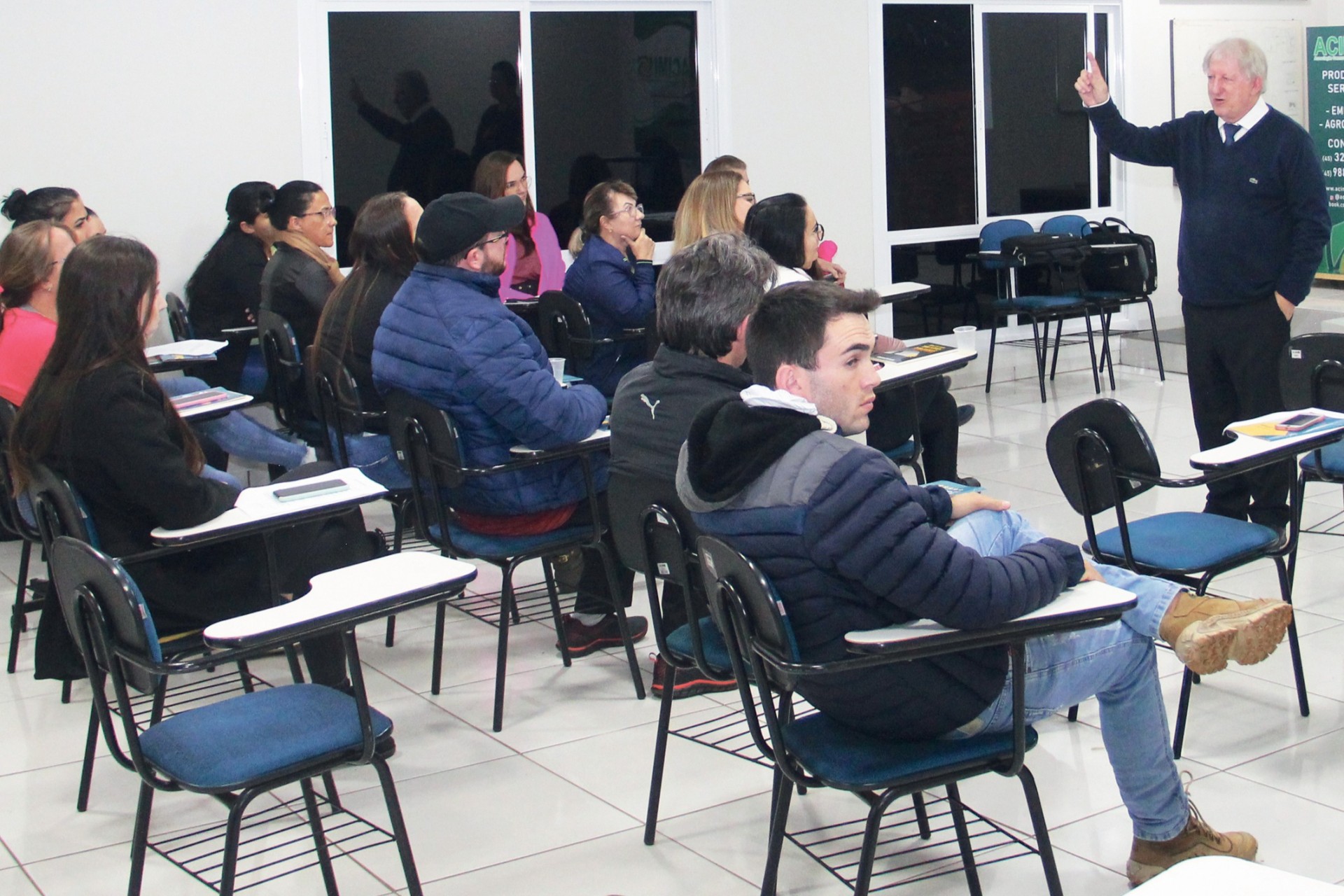 Equipe do Hospital Nossa Senhora de Fátima participa de palestra