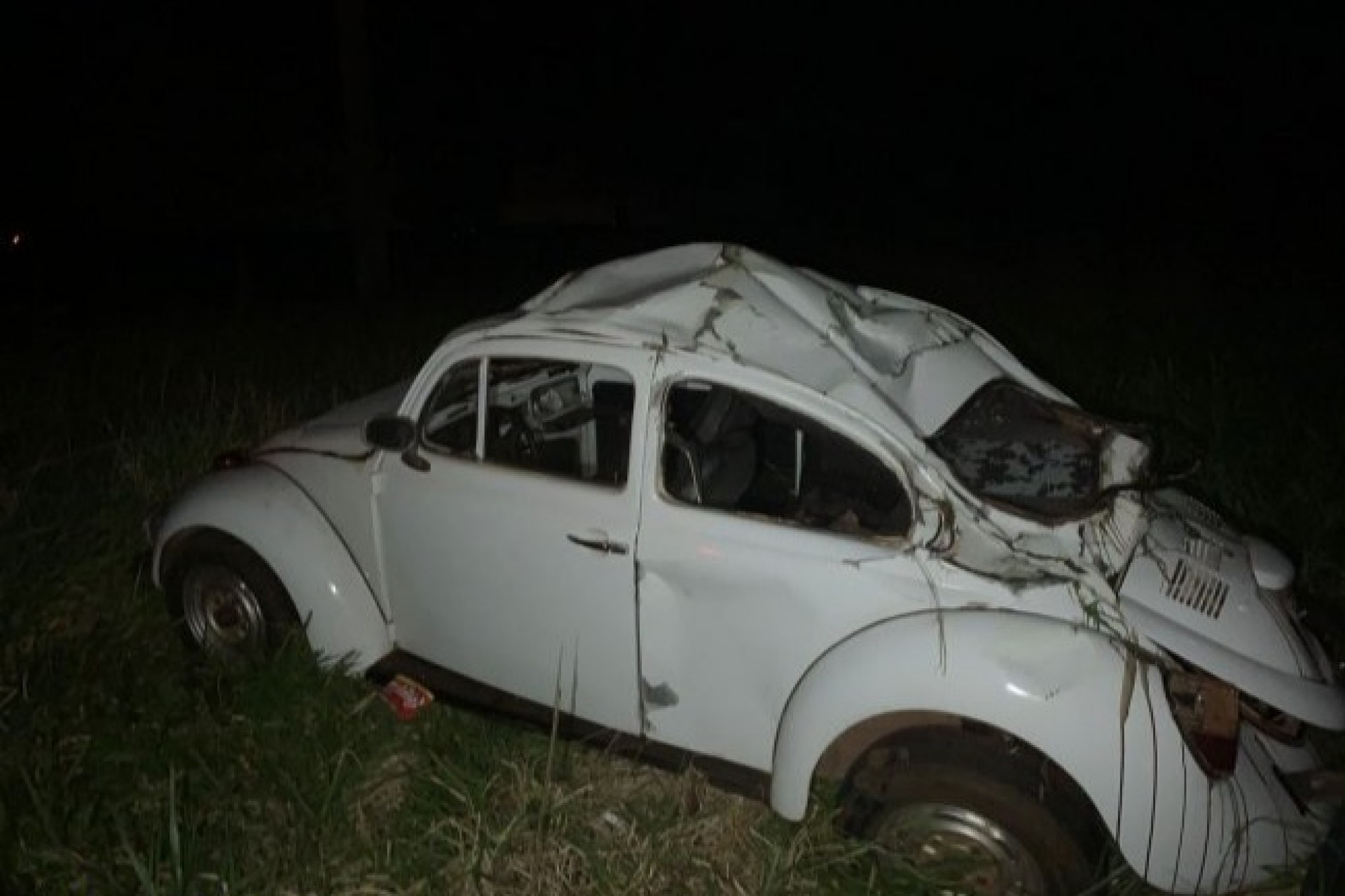 Equipes de resgate são mobilizadas em Santa Helena mas só encontram fusca amassado e abandonado