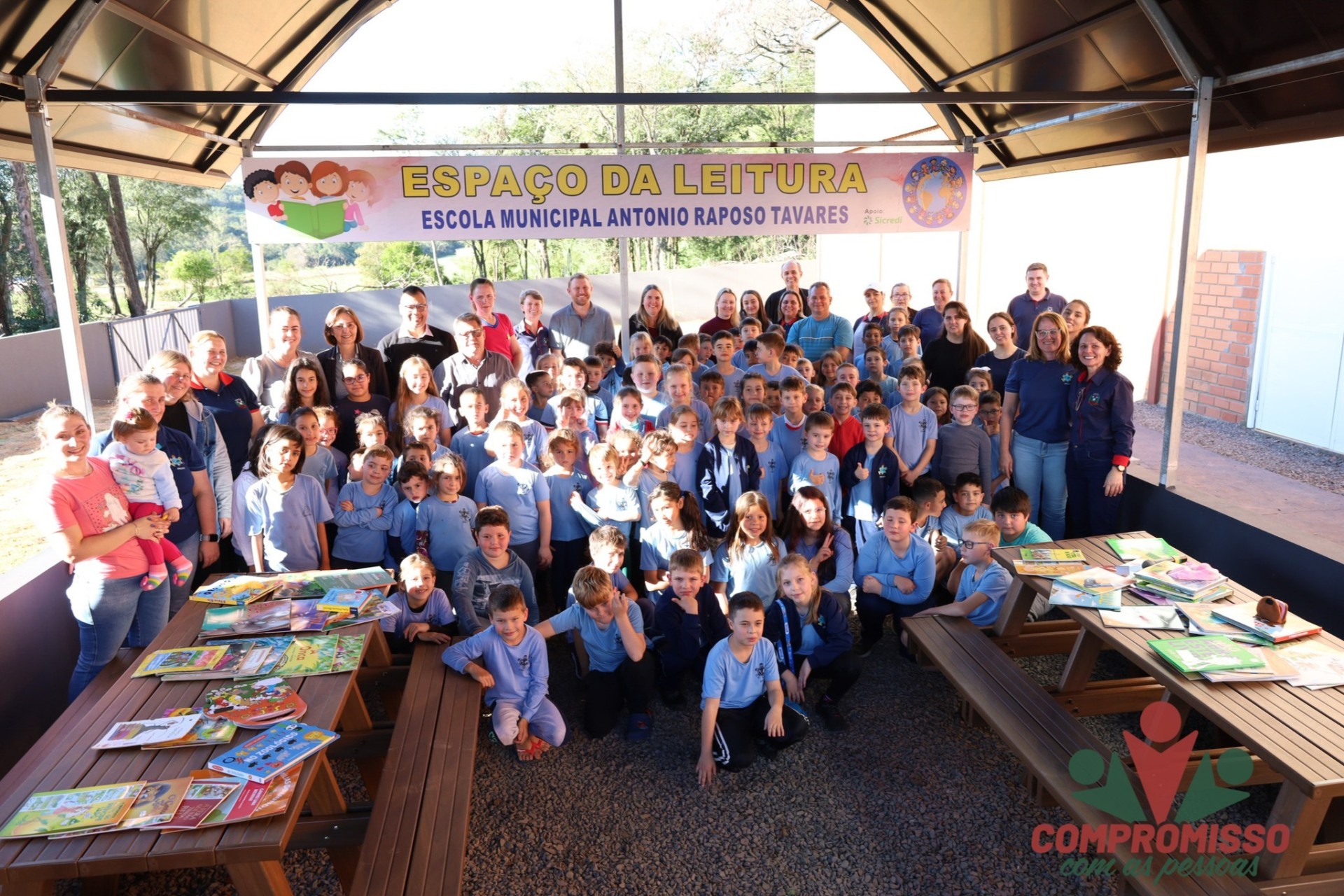 Escola de Vista Alegre entrega Espaço da Leitura