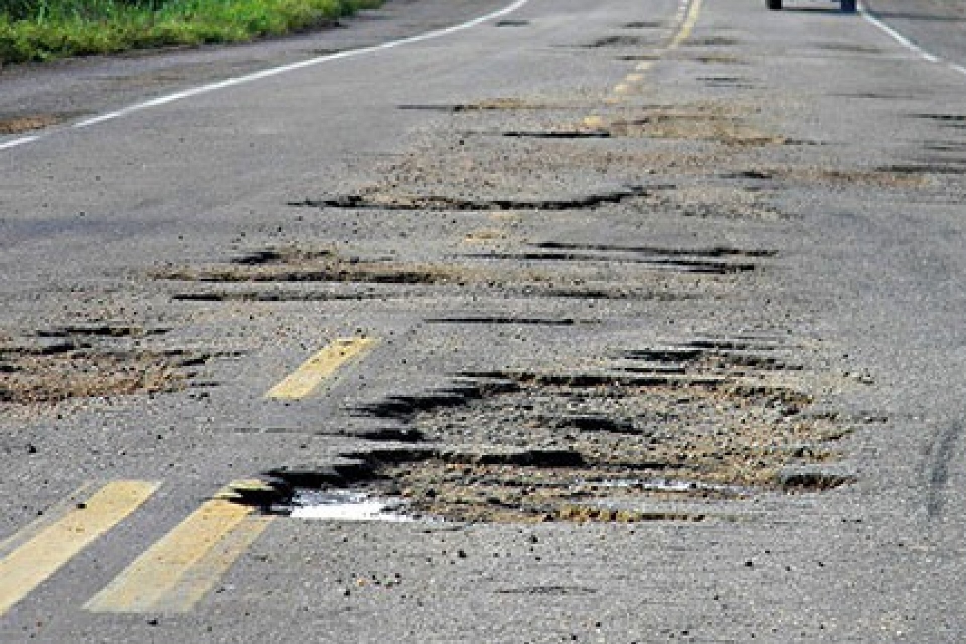 Estudo mostra problemas estruturais em mais de 55% das rodovias no Paraná