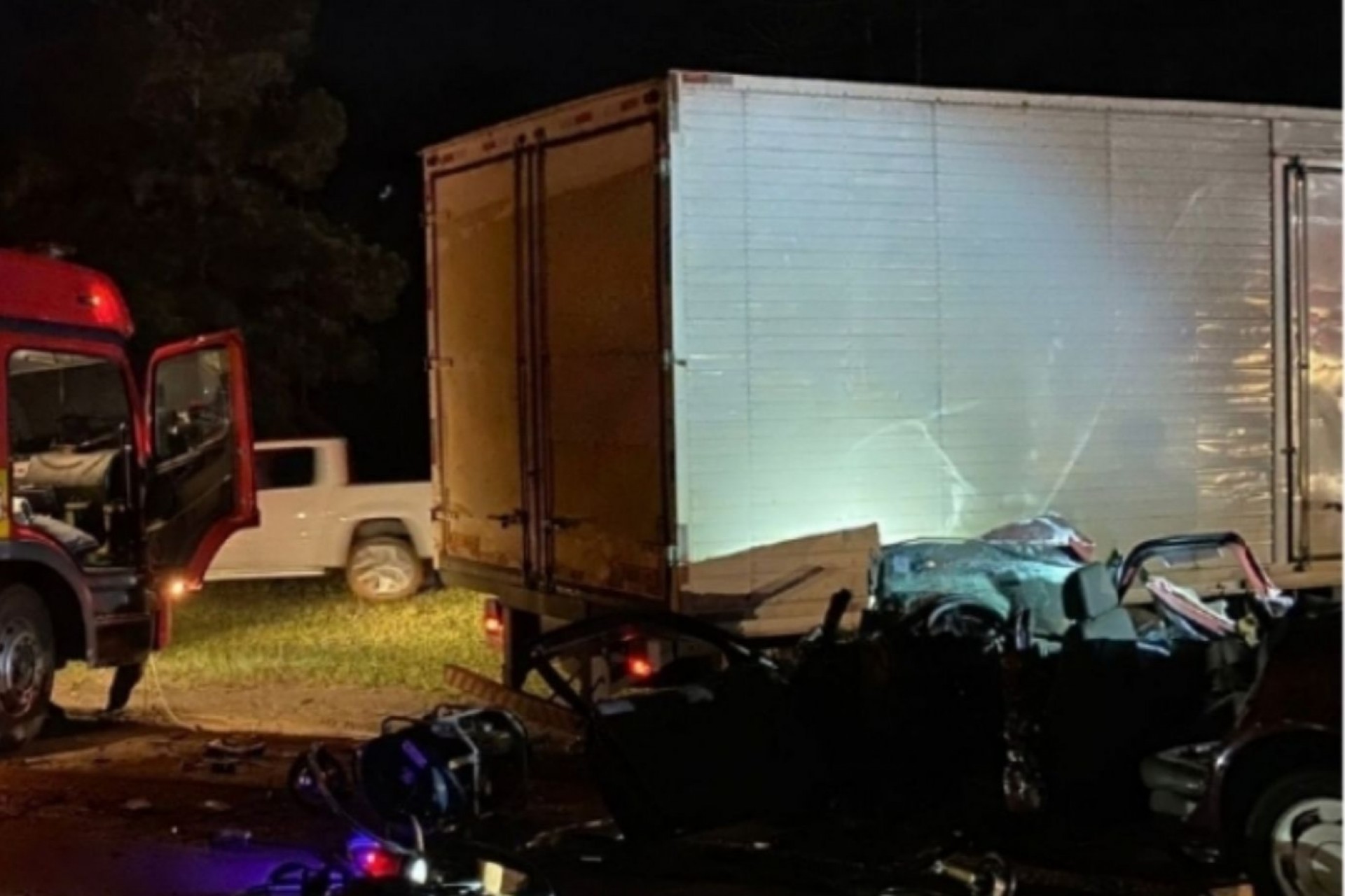 Ex-morador de Medianeira morre após colisão entre carro e caminhão no Norte de SC