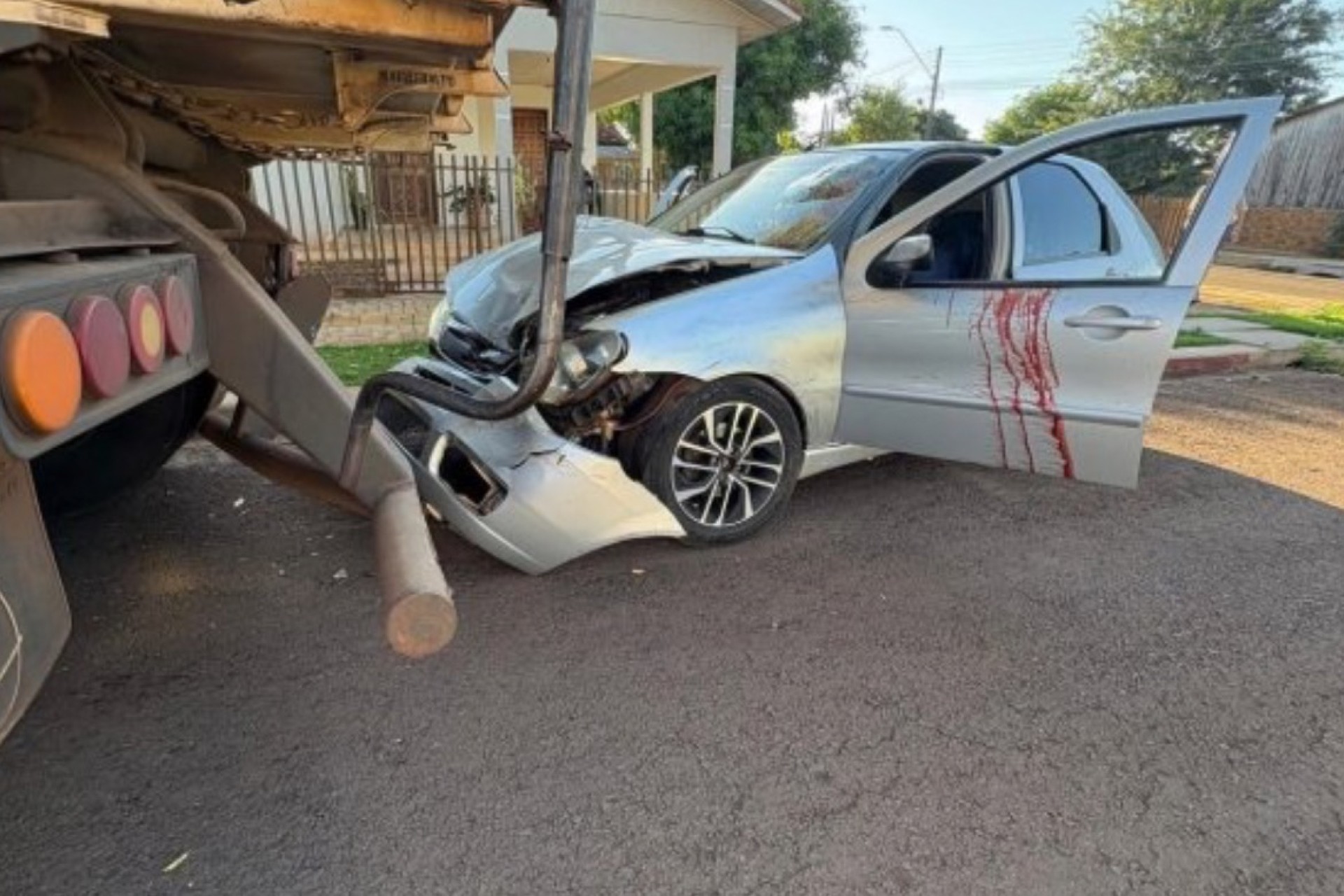 Execução no centro: homem é morto a tiros dentro de carro em Itaipulândia