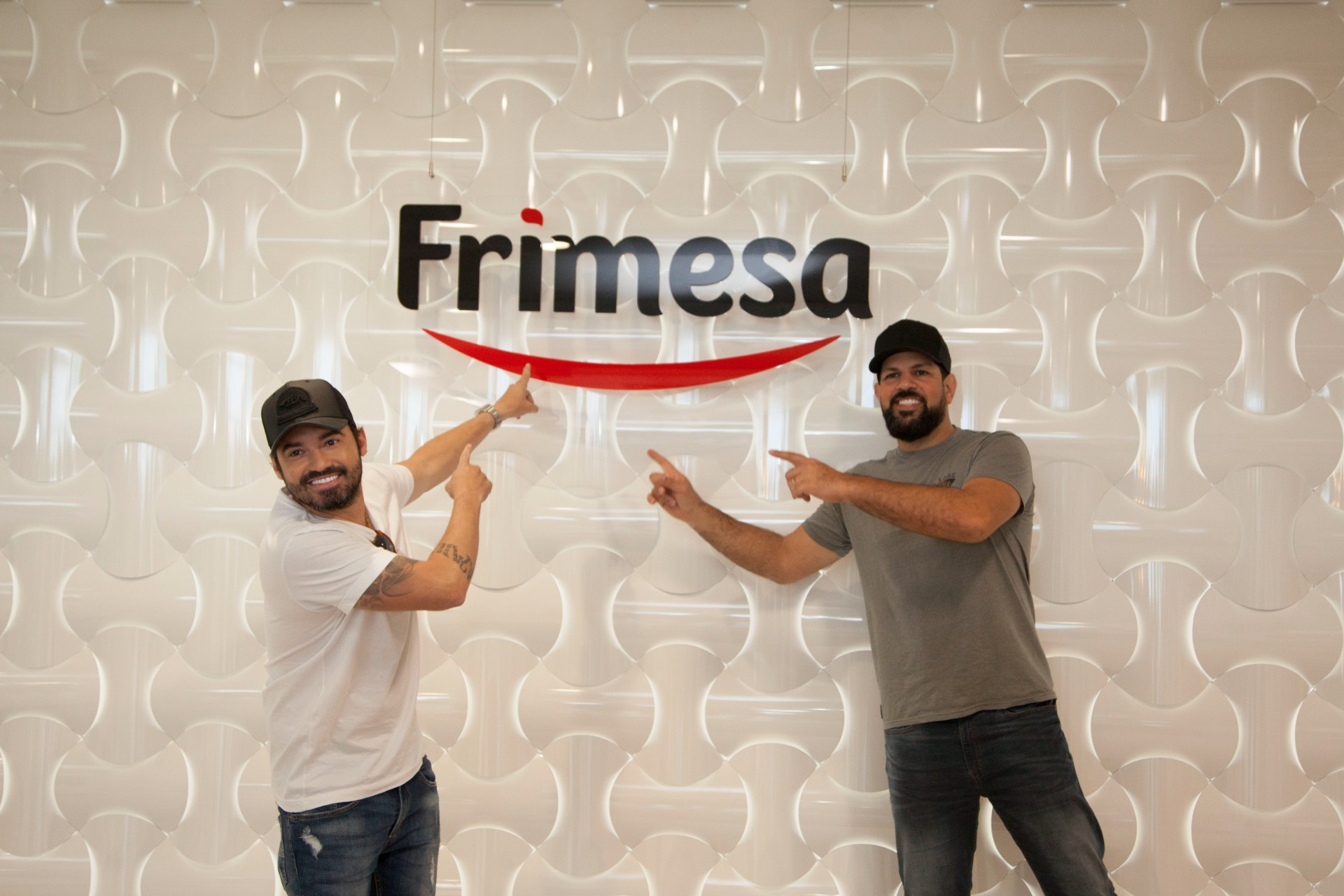 Fernando e Sorocaba visitam a Frimesa