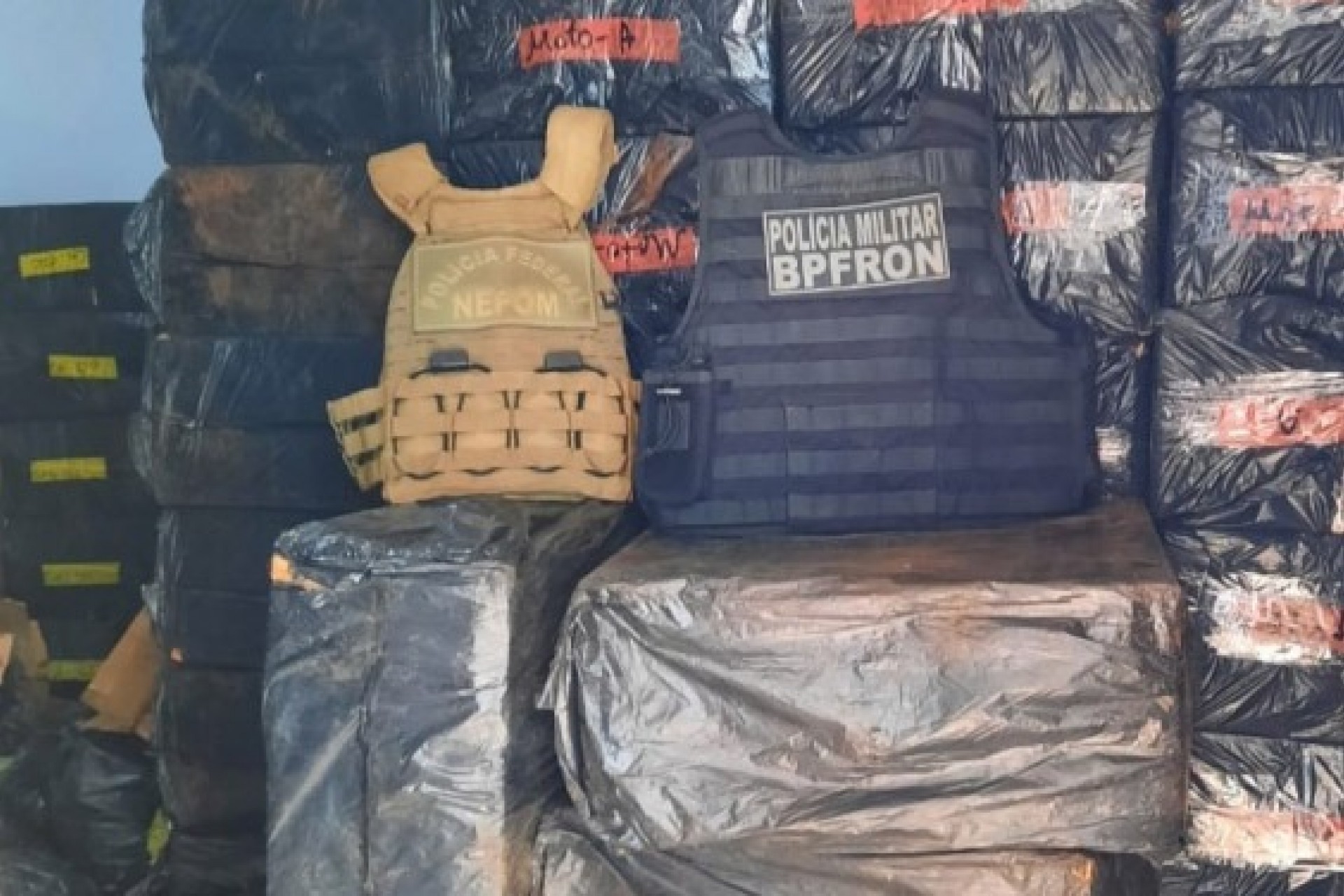 Forças policiais estouram depósito de contrabando em Itaipulândia