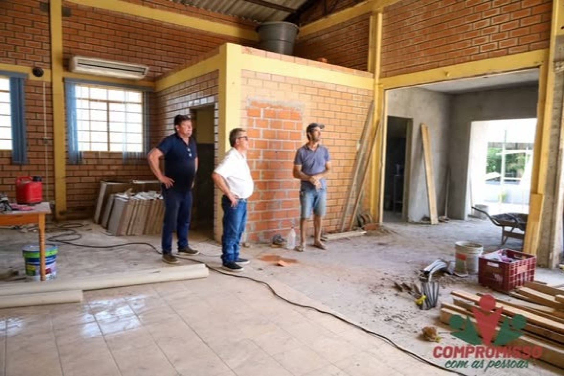 Gestores de Missal conferem obras de reforma e ampliação do Centro Múltiplouso em São Pedro