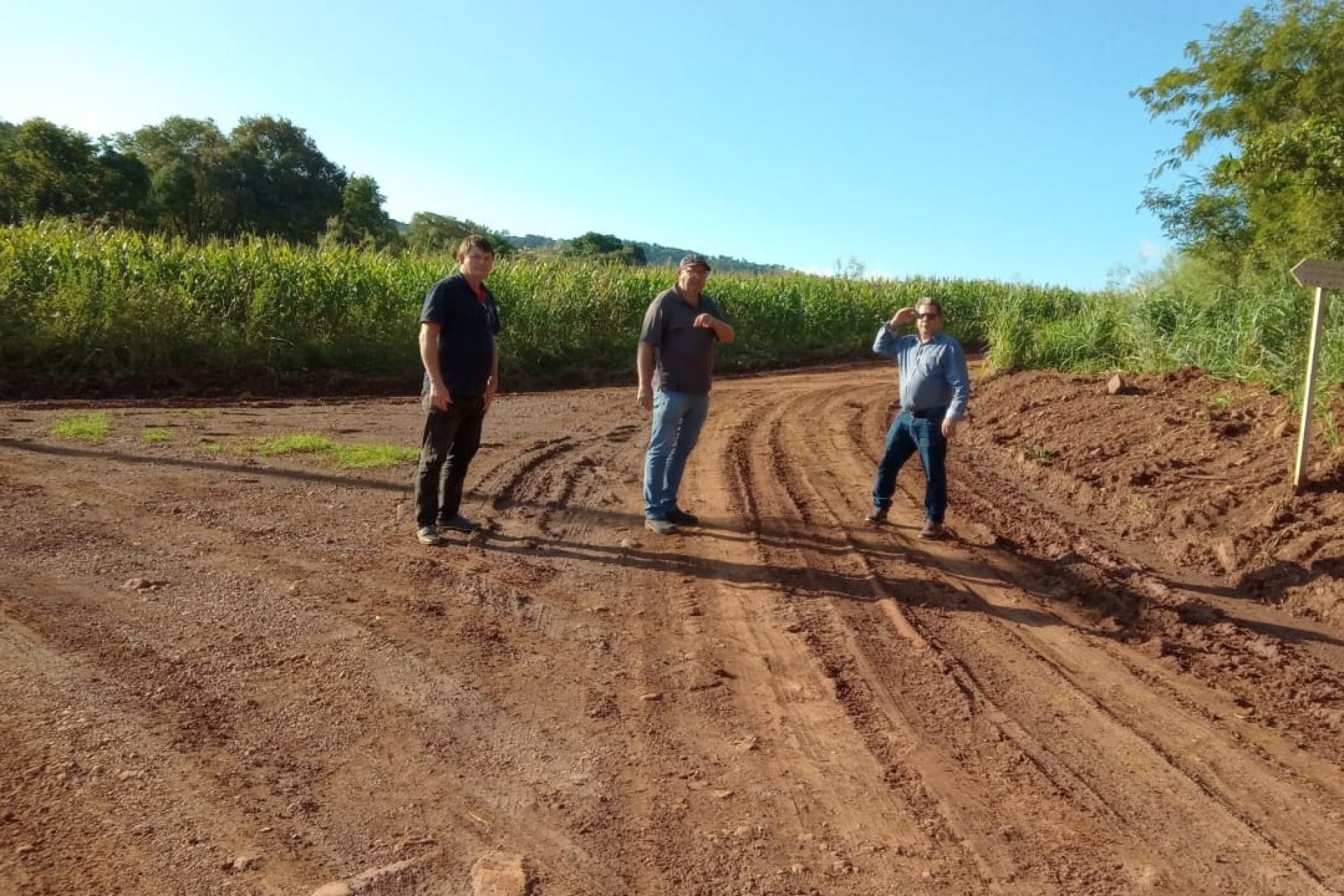 Gestores Municipais de Missal realizam giro de visitas a obras para verificar andamento