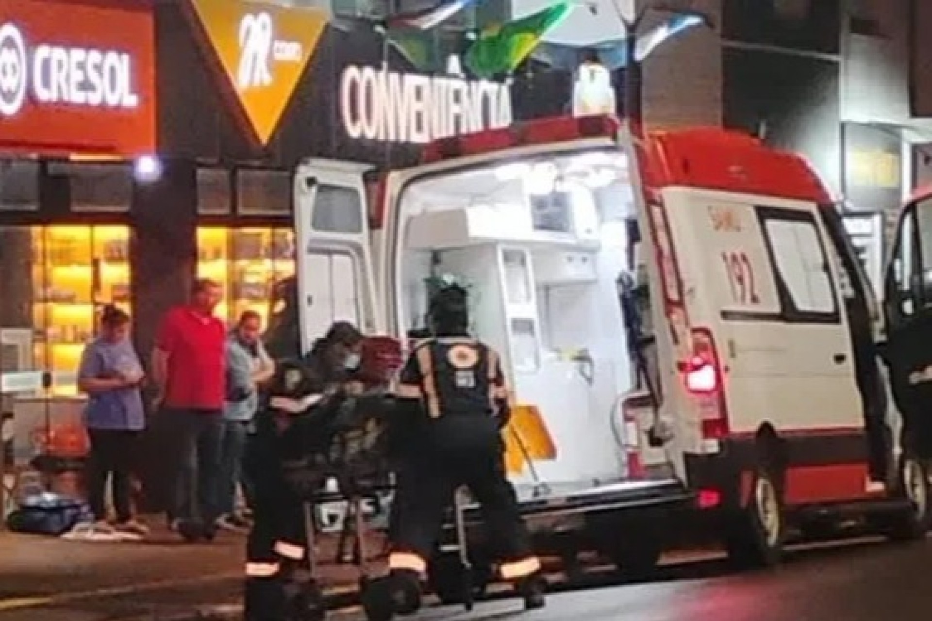 Homem é baleado e morre em conveniência em frente à rodoviária de Céu Azul