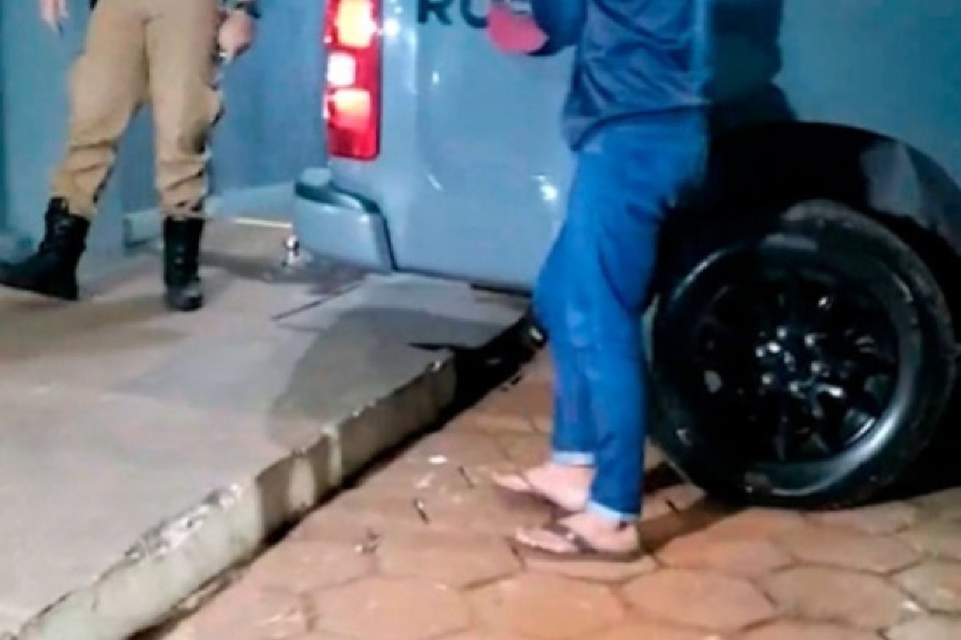 Homem é preso após deixar jovem desacordado durante briga em Matelândia