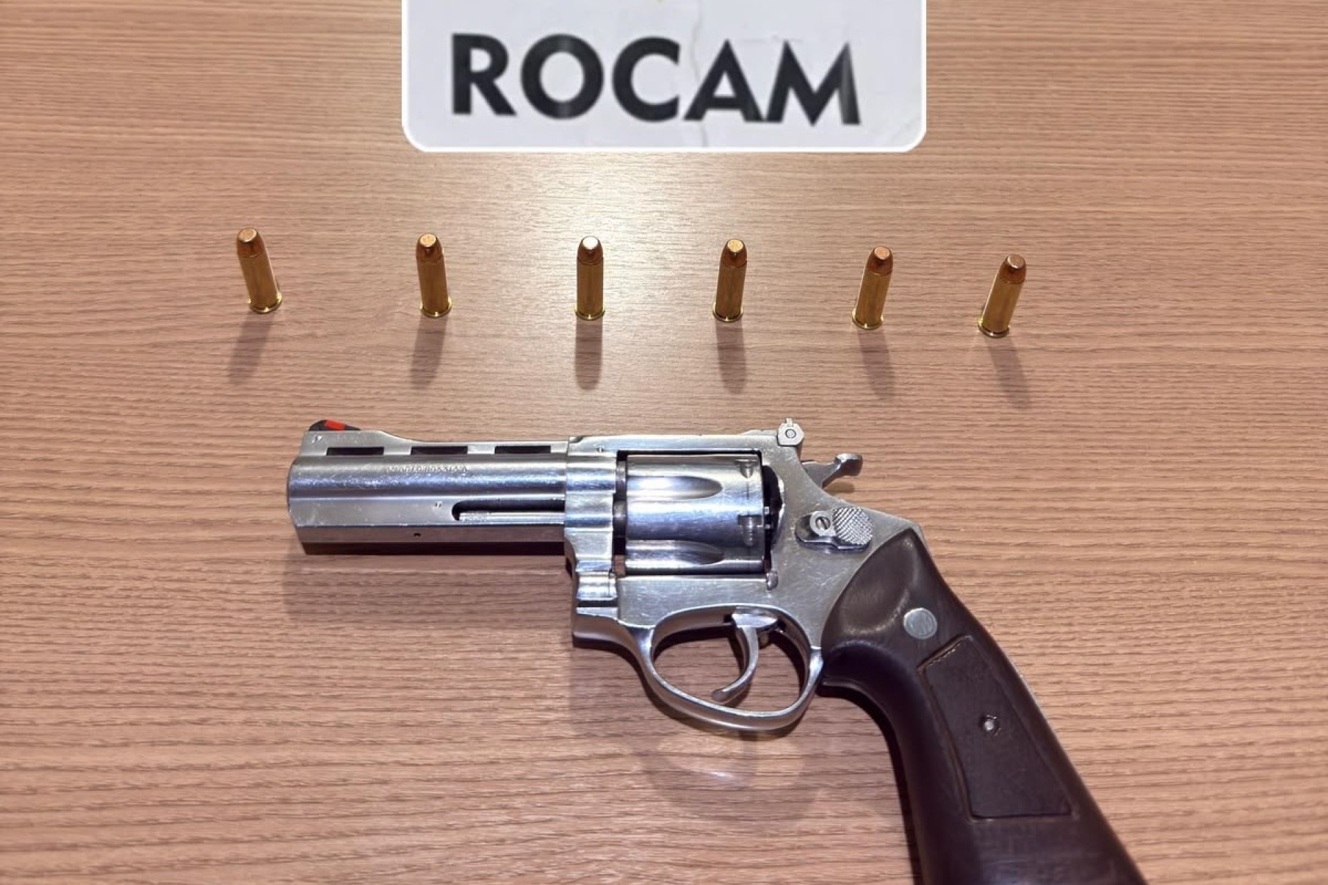 Homem é preso por posse irregular de arma de fogo após denúncia no interior de Missal
