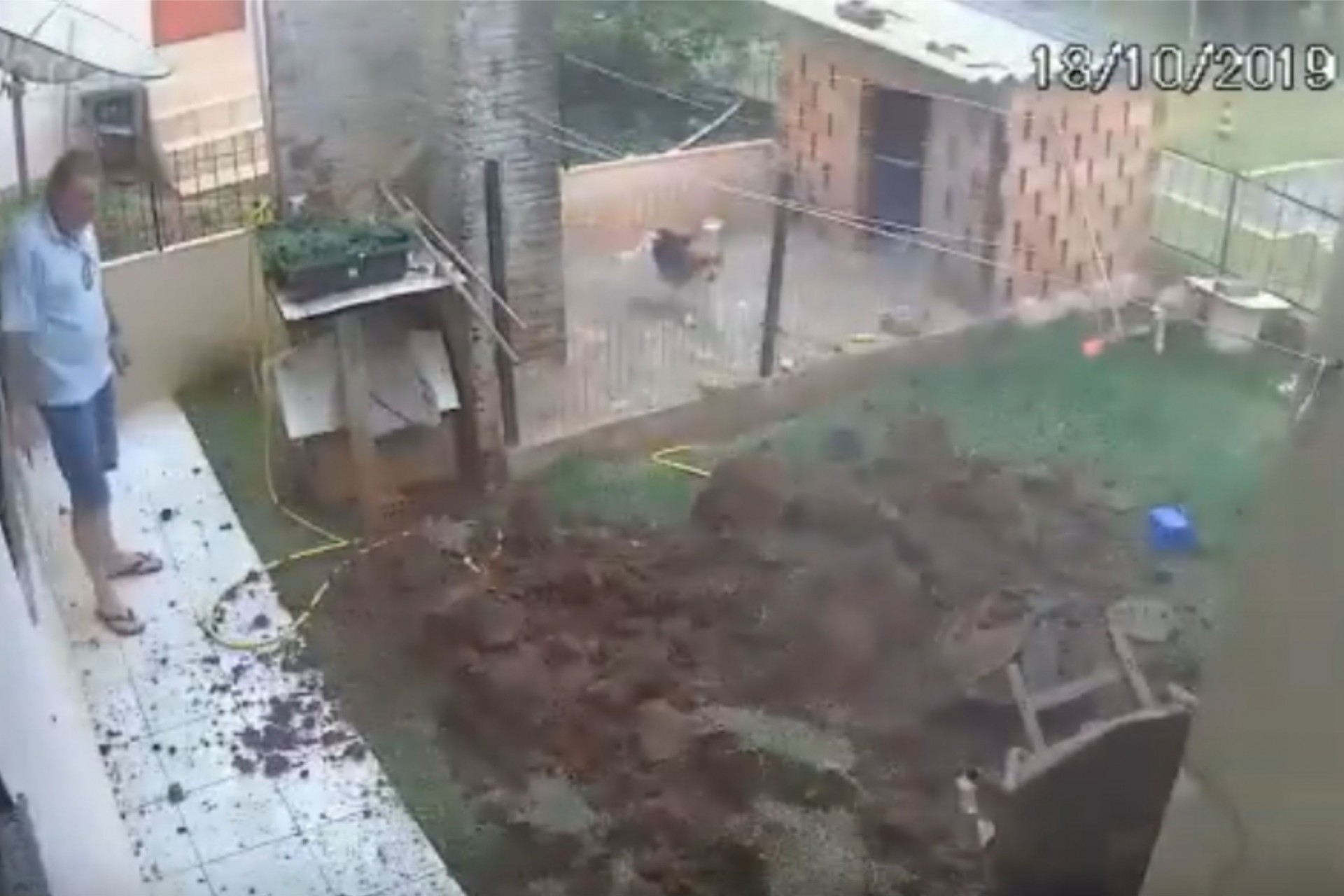 Homem explode quintal ao tentar matar baratas no sudoeste do Paraná