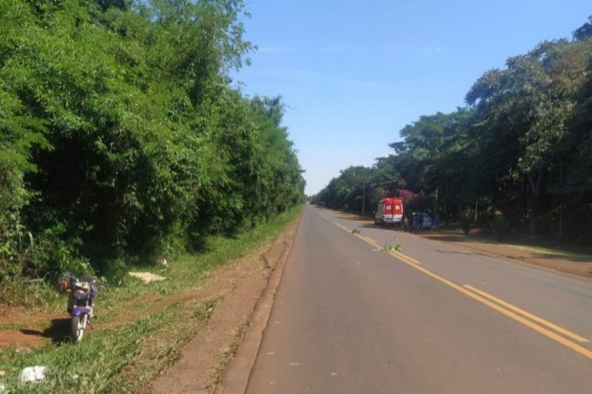 Homem fica ferido após sofrer queda de moto na PR 317 em Santa Helena