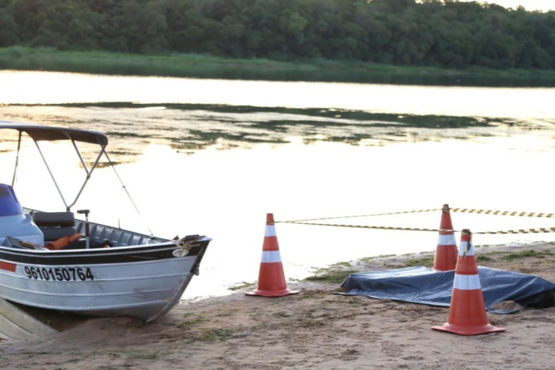 Homem morre próximo ao píer no Balneário Jacutinga em Itaipulândia; Causa da morte será investigada