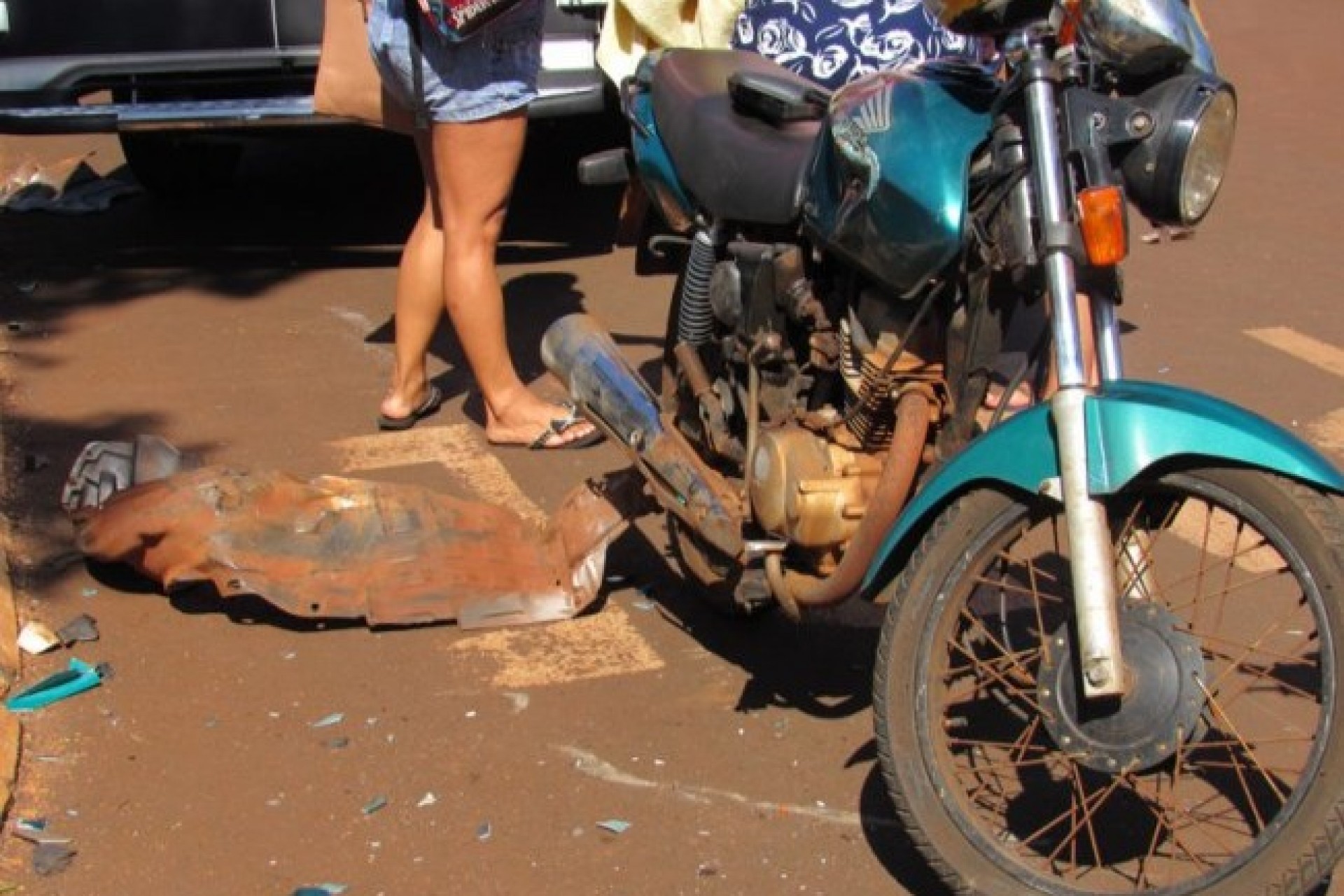 Homem tem perna parcialmente amputada e outro fica ferido após colisão em São Roque