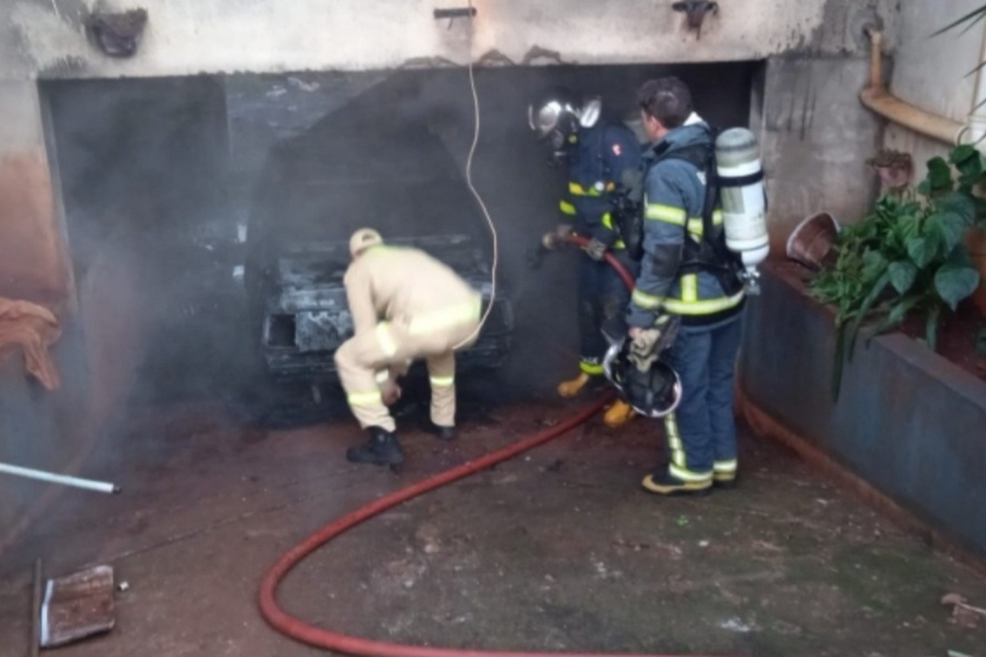 Incêndio consome casa em Medianeira