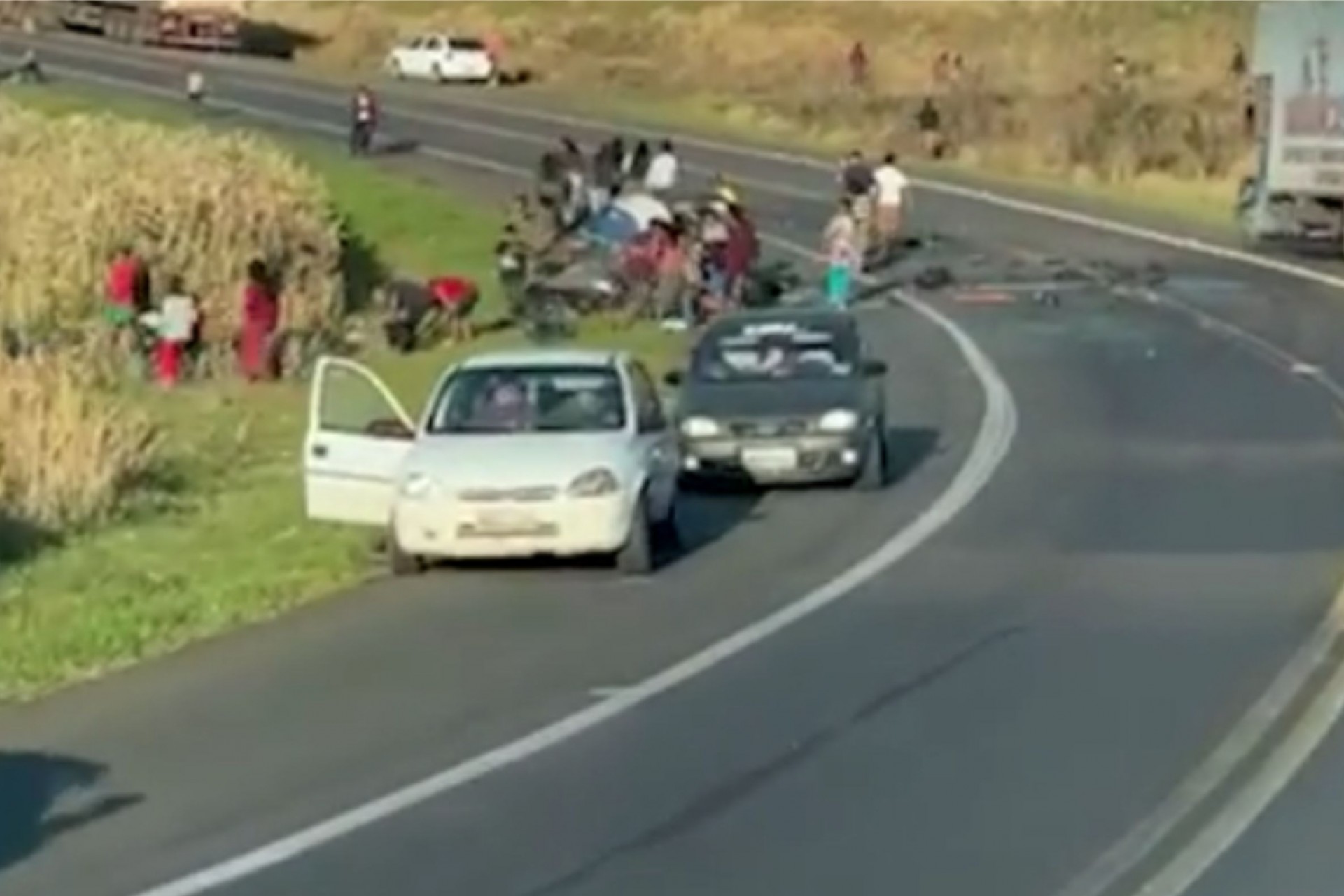 Índios saquearam até os pneus do carro da jornalista Valéria Bellafronte