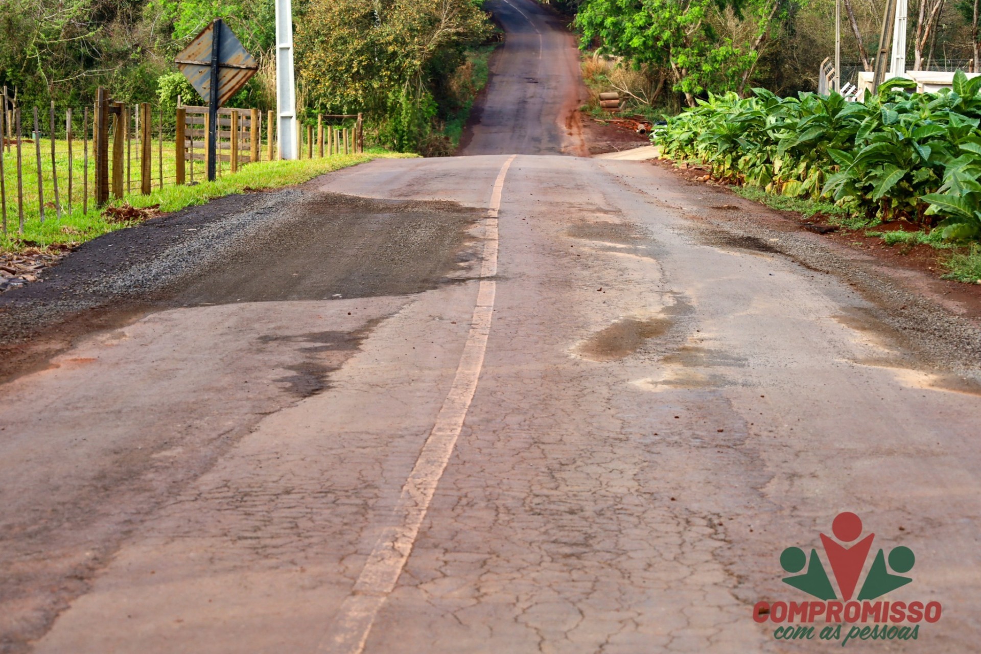 Iniciada recuperação da pista na Estrada sentido Itaipulândia