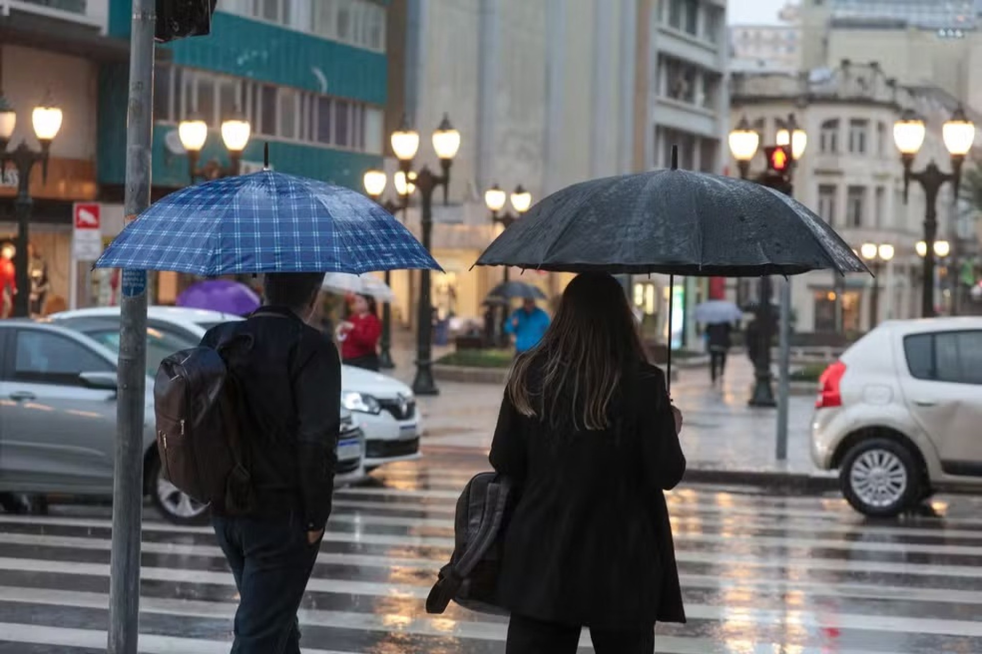Inmet emite alerta de tempestades para Missal e mais 198 cidades do Paraná; veja quais